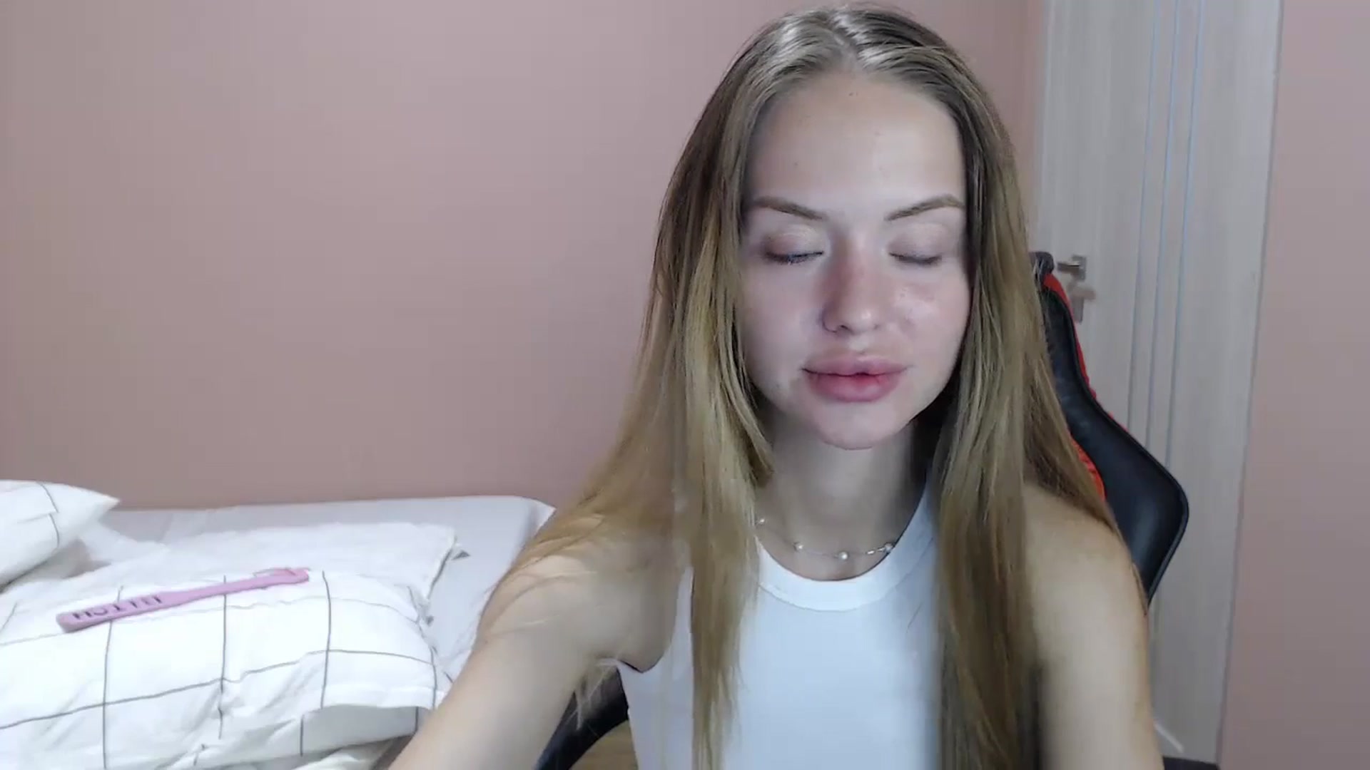 Gallery image thumbnail from KamiShine's myfreecams stream on, 09/03/2024, 12:45 image 5 of 20