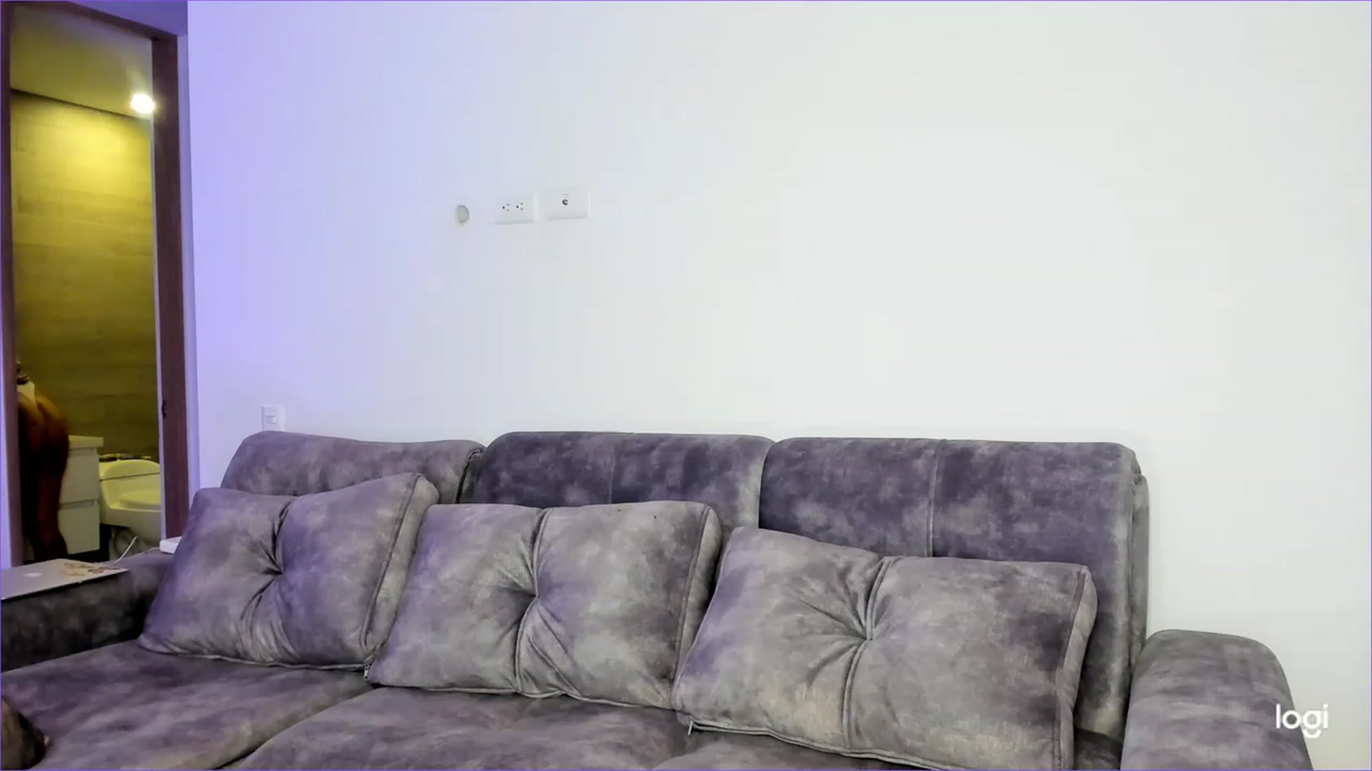 Gallery image thumbnail from KamilaFerrer's myfreecams stream on, 12/04/2022, 01:59 image 9 of 20
