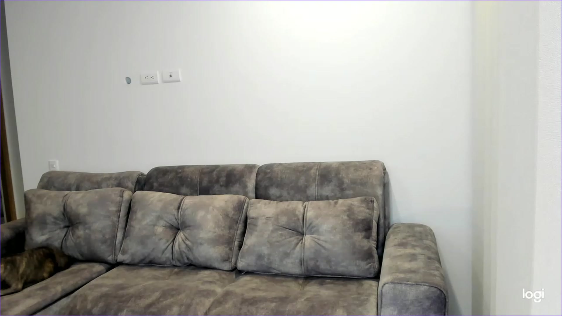 Gallery image thumbnail from KamilaFerrer's myfreecams stream on, 12/07/2022, 24:28 image 15 of 20