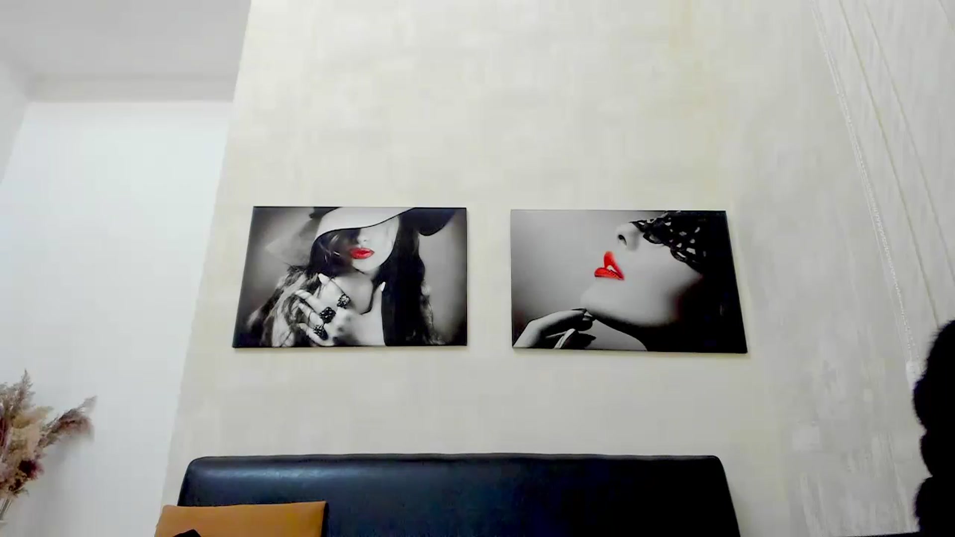 Gallery image thumbnail from Kamila_Rouds's myfreecams stream on, 12/12/2022, 11:58 image 16 of 20
