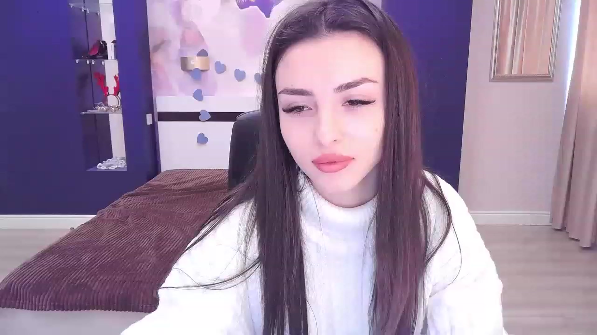 Gallery image thumbnail from Kamila_Rouds's myfreecams stream on, 12/16/2022, 10:41 image 16 of 20