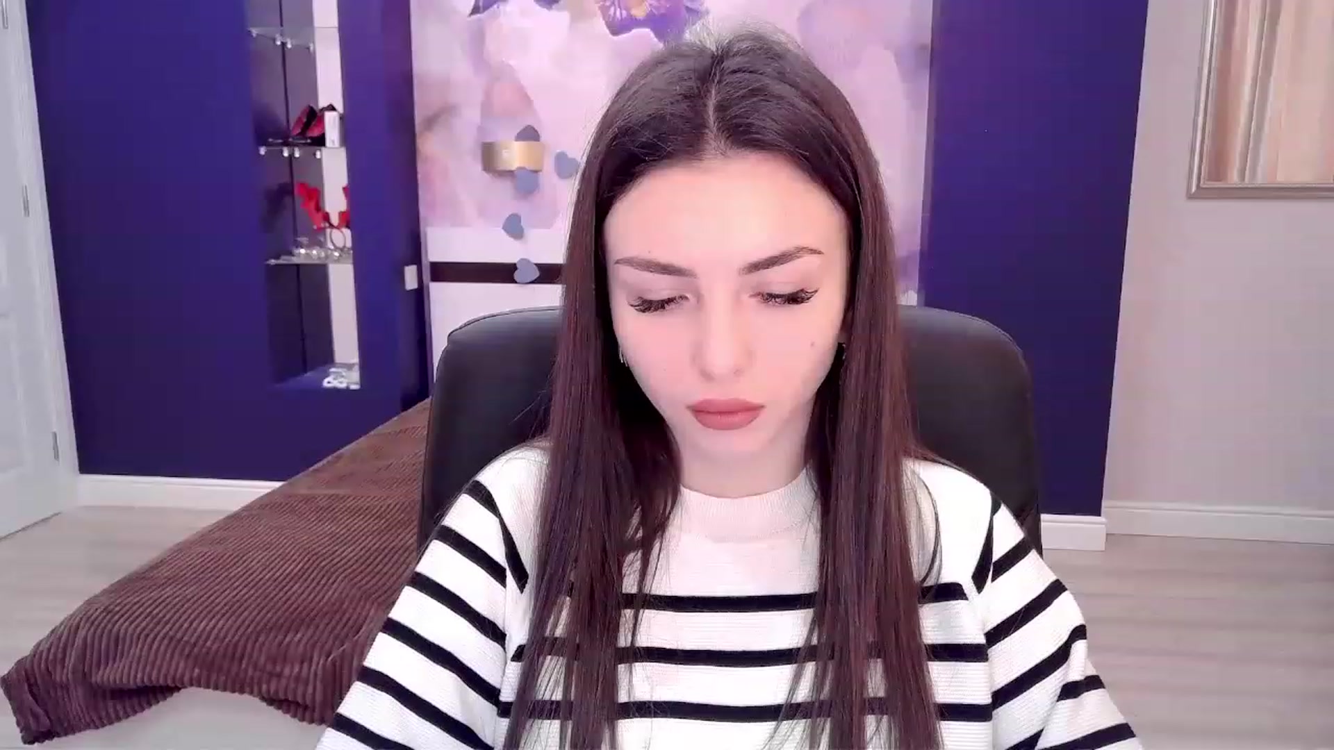 Gallery image thumbnail from Kamila_Rouds's myfreecams stream on, 12/26/2022, 07:57 image 18 of 20