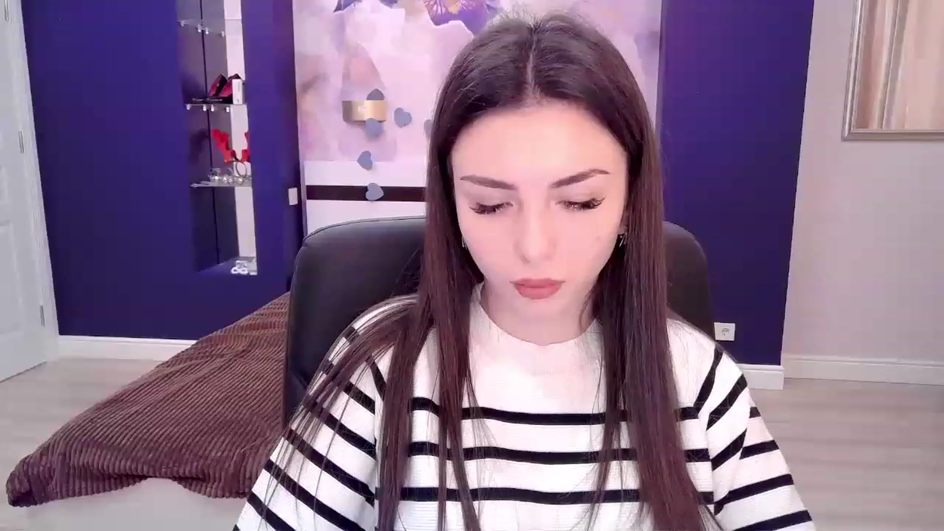 Gallery image thumbnail from Kamila_Rouds's myfreecams stream on, 12/26/2022, 09:14 image 7 of 20