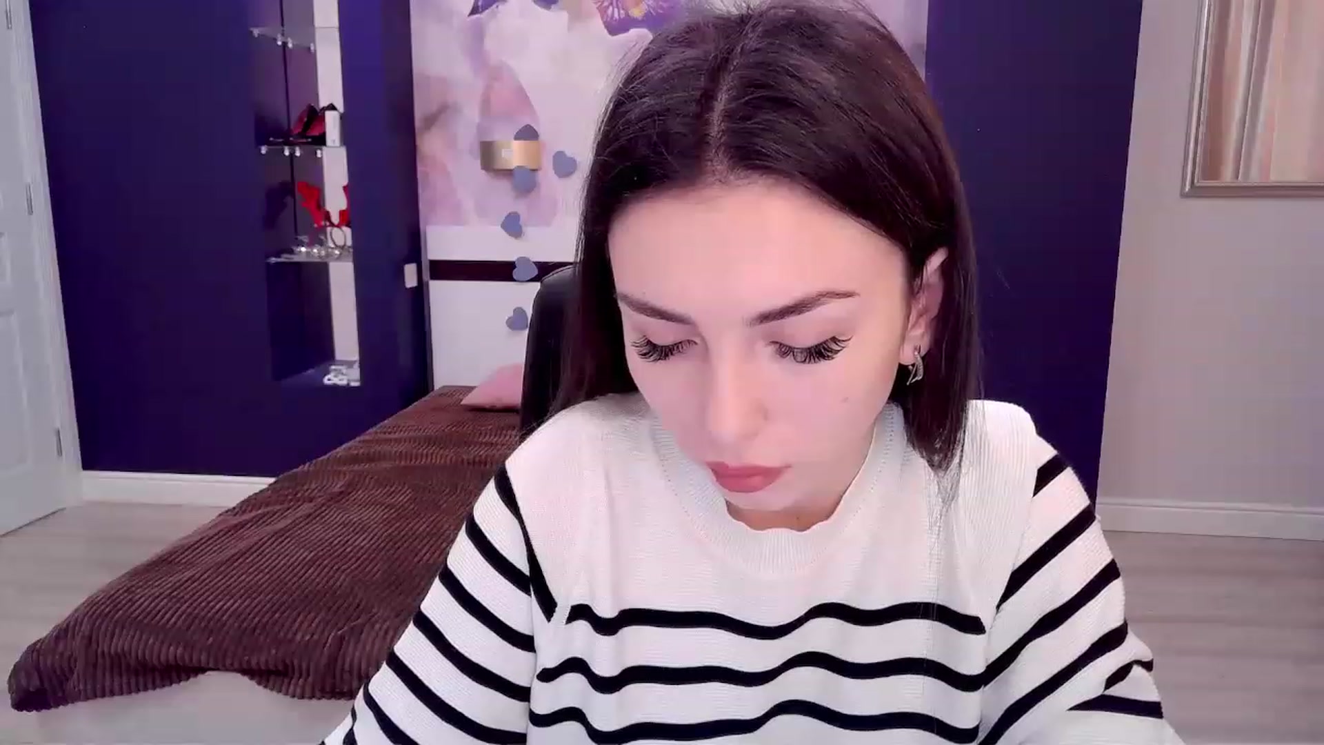 Gallery image thumbnail from Kamila_Rouds's myfreecams stream on, 12/26/2022, 09:14 image 9 of 20