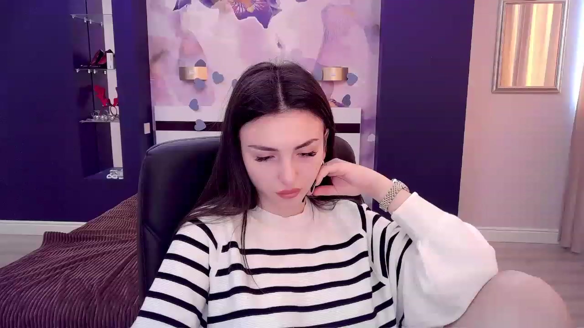 Gallery image thumbnail from Kamila_Rouds's myfreecams stream on, 12/26/2022, 11:02 image 18 of 20