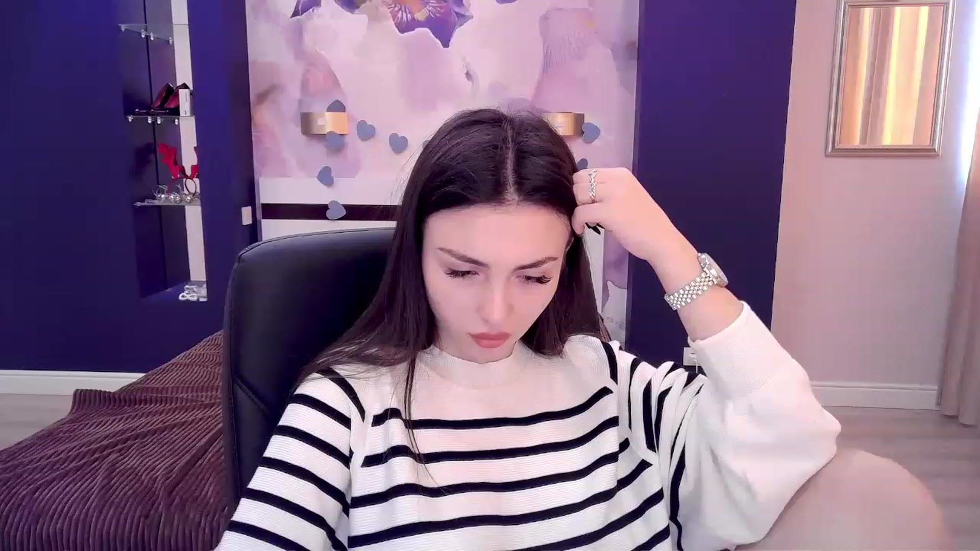 Gallery image thumbnail from Kamila_Rouds's myfreecams stream on, 12/26/2022, 11:02 image 17 of 20