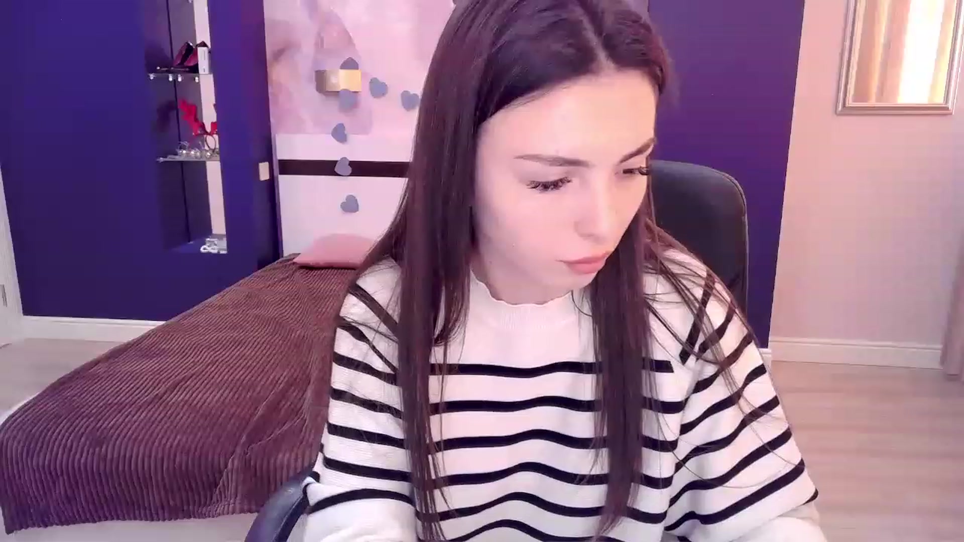 Gallery image thumbnail from Kamila_Rouds's myfreecams stream on, 12/26/2022, 11:37 image 15 of 20