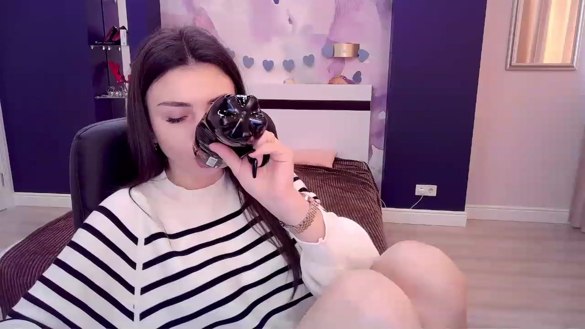 Gallery image thumbnail from Kamila_Rouds's myfreecams stream on, 12/26/2022, 11:37 image 4 of 20