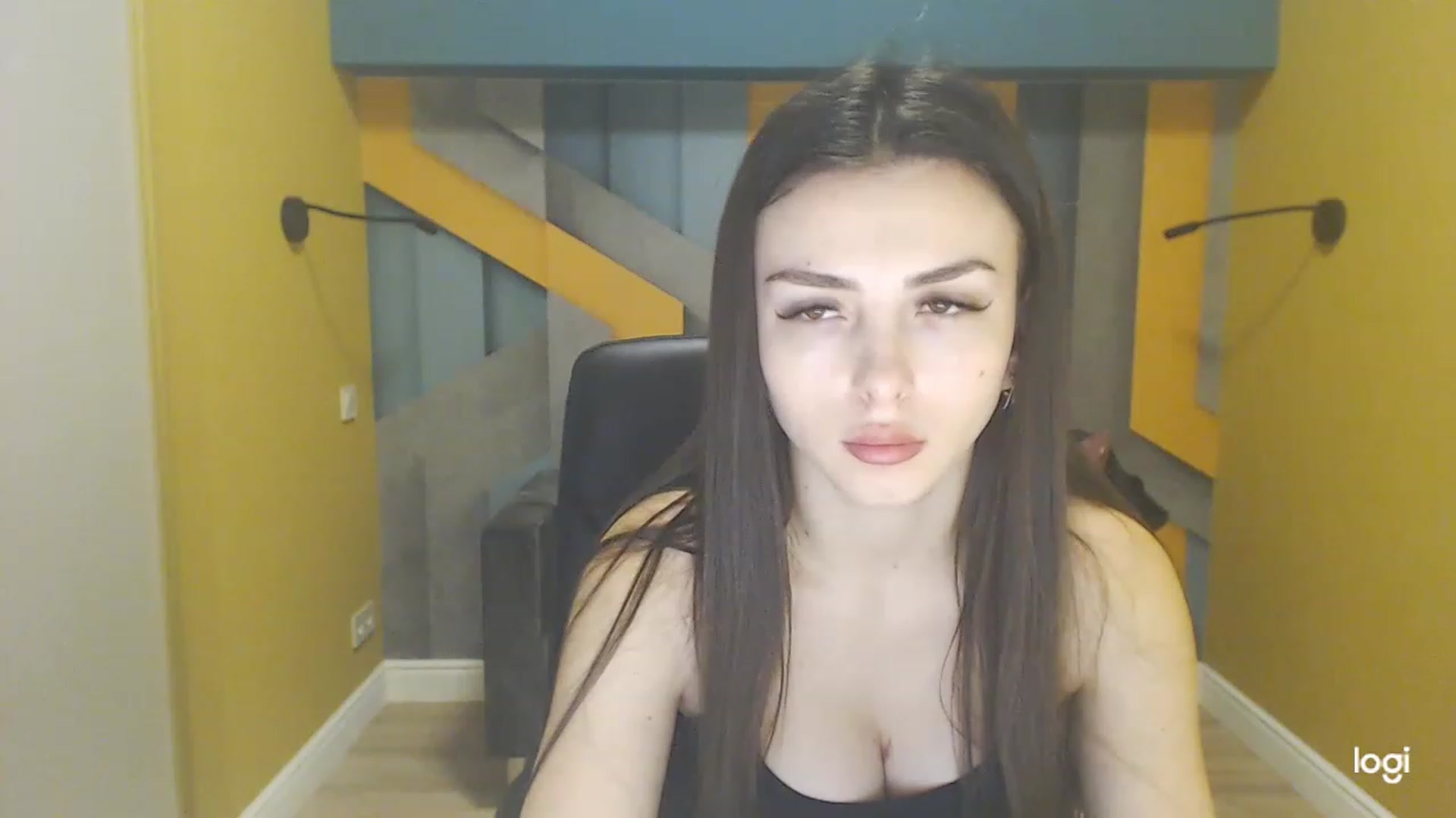 Gallery image thumbnail from Kamila_Rouds's myfreecams stream on, 12/27/2022, 10:15 image 13 of 20
