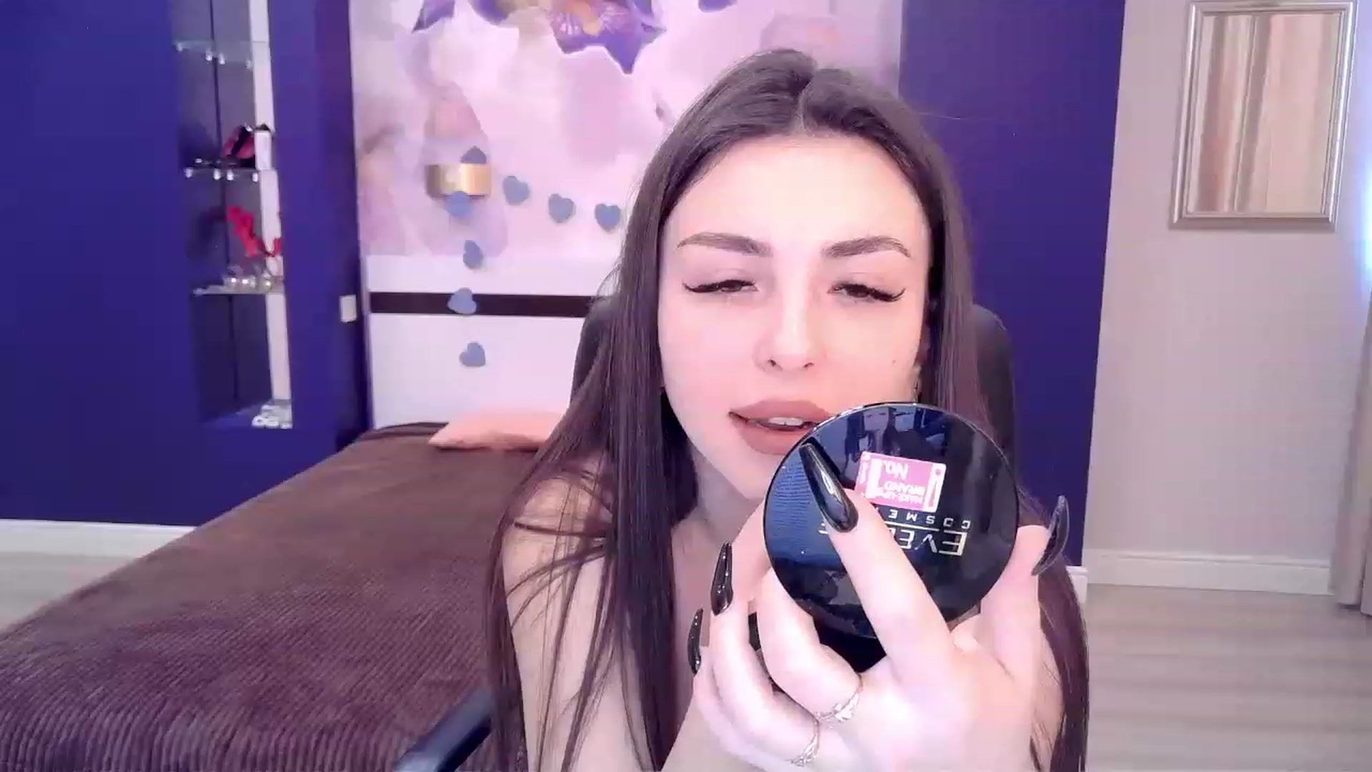 Gallery image thumbnail from Kamila_Rouds's myfreecams stream on, 12/28/2022, 08:53 image 18 of 20