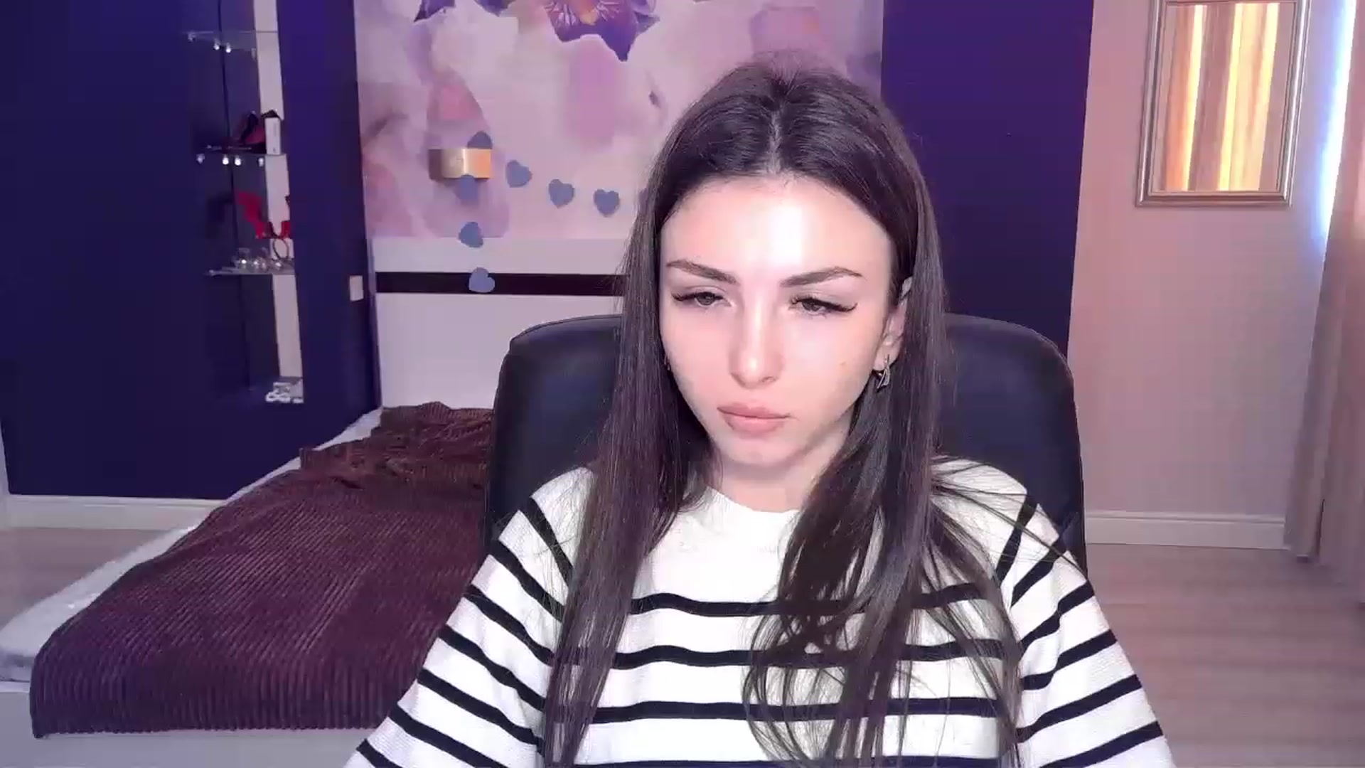 Gallery image thumbnail from Kamila_Rouds's myfreecams stream on, 12/30/2022, 11:16 image 4 of 20
