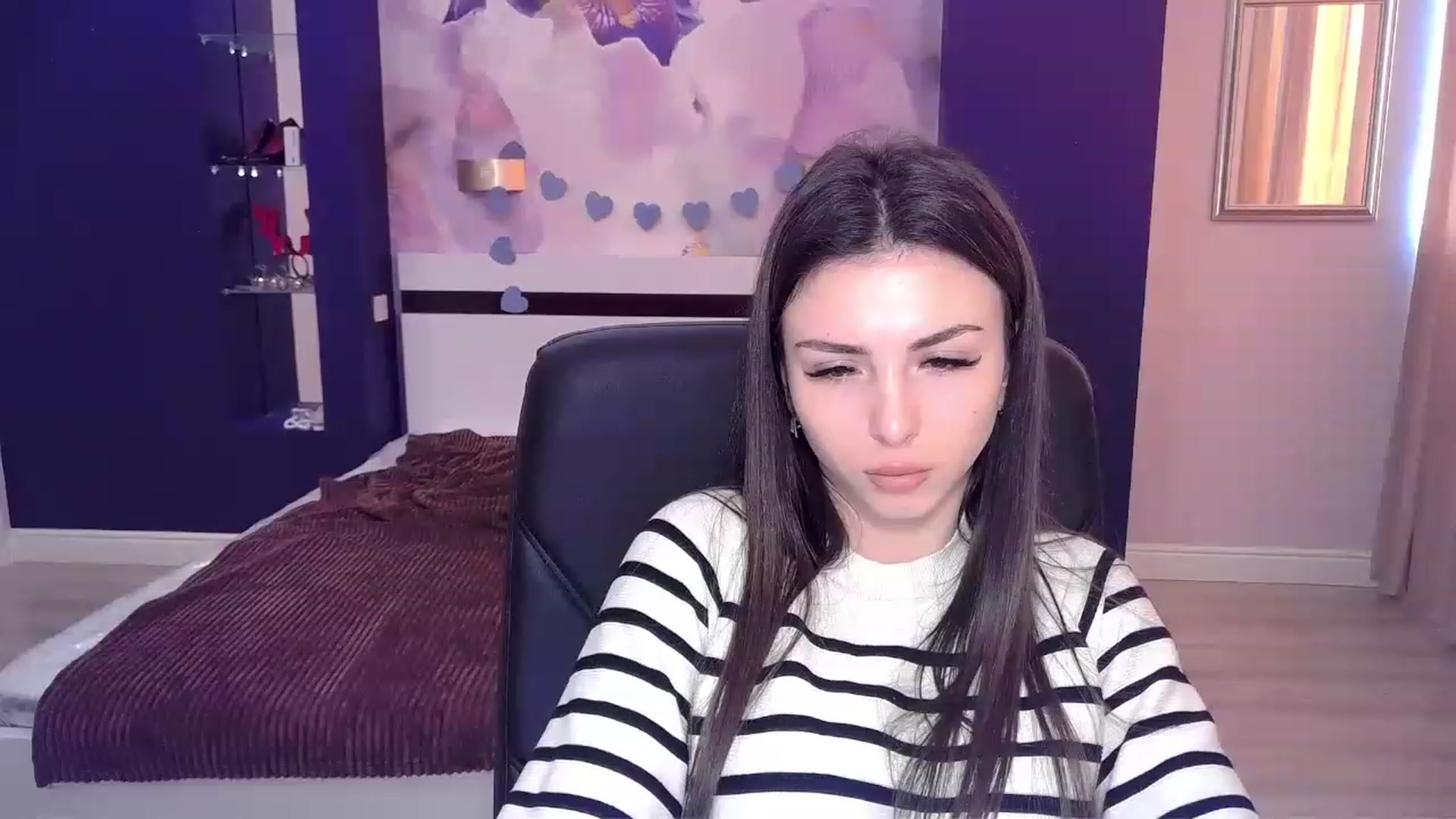 Gallery image thumbnail from Kamila_Rouds's myfreecams stream on, 12/30/2022, 11:16 image 20 of 20