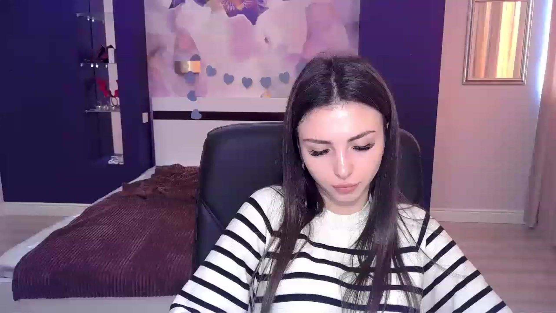 Gallery image thumbnail from Kamila_Rouds's myfreecams stream on, 12/30/2022, 11:16 image 18 of 20