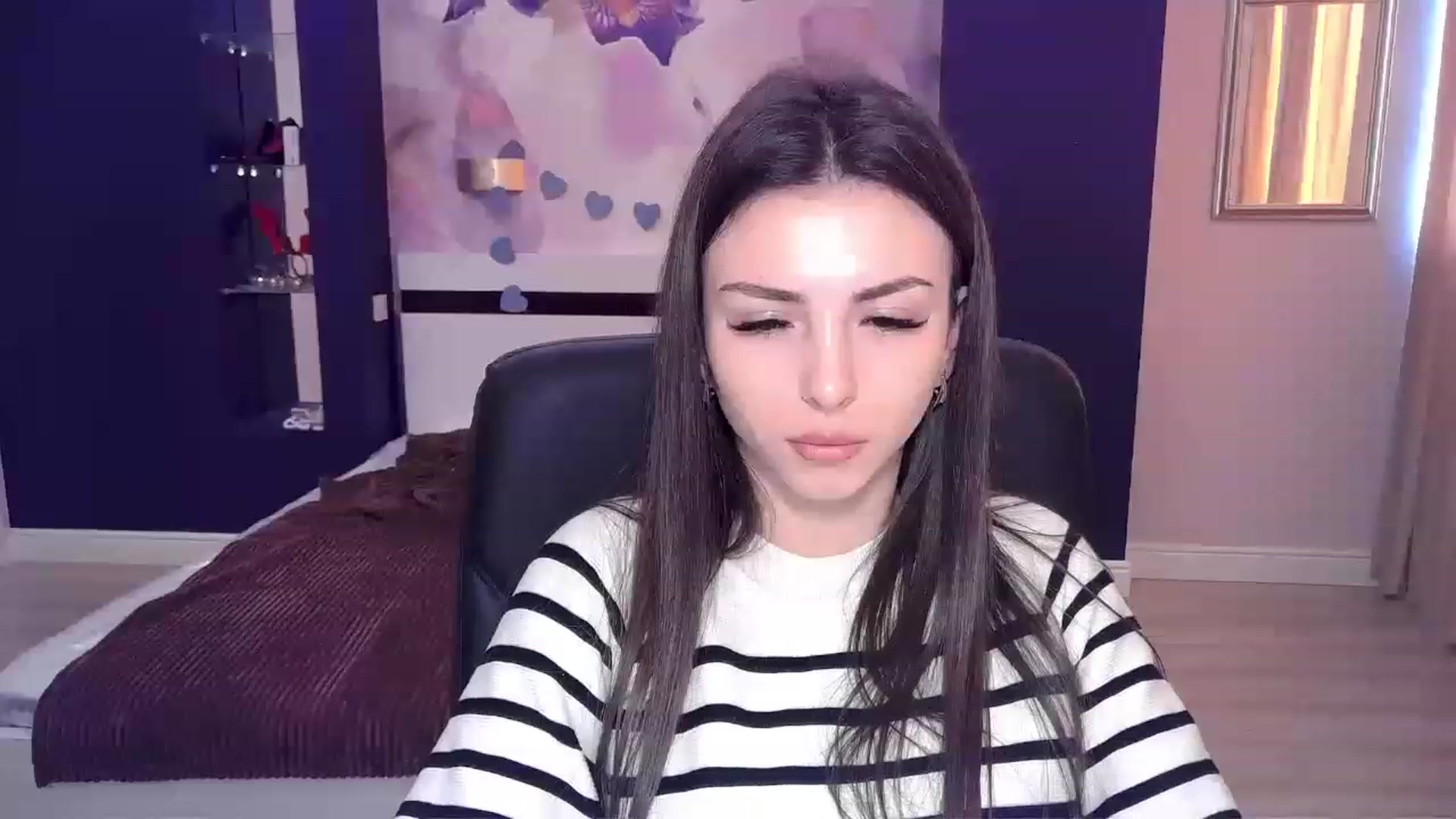 Gallery image thumbnail from Kamila_Rouds's myfreecams stream on, 12/30/2022, 11:16 image 8 of 20