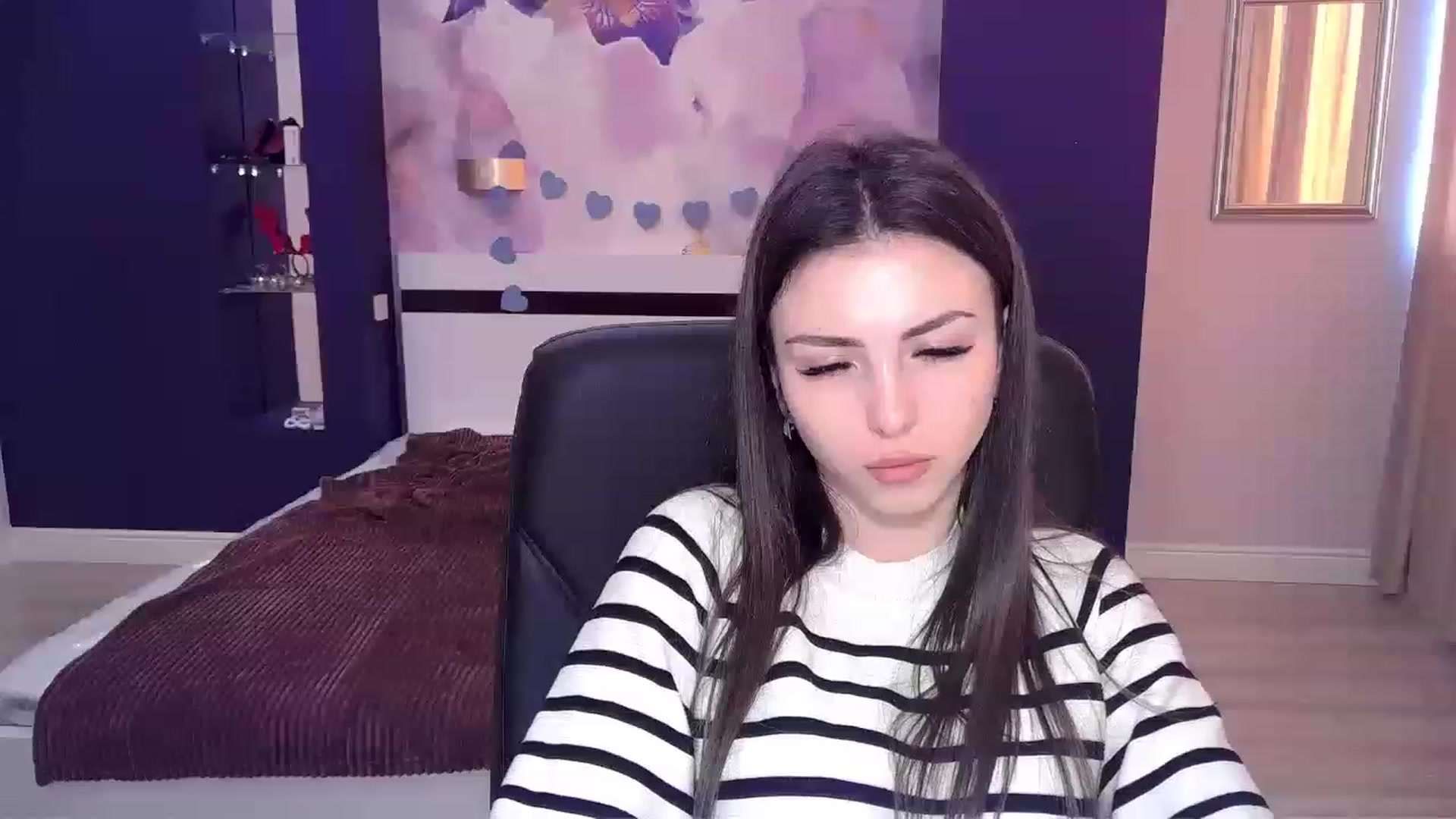 Gallery image thumbnail from Kamila_Rouds's myfreecams stream on, 12/30/2022, 11:16 image 13 of 20