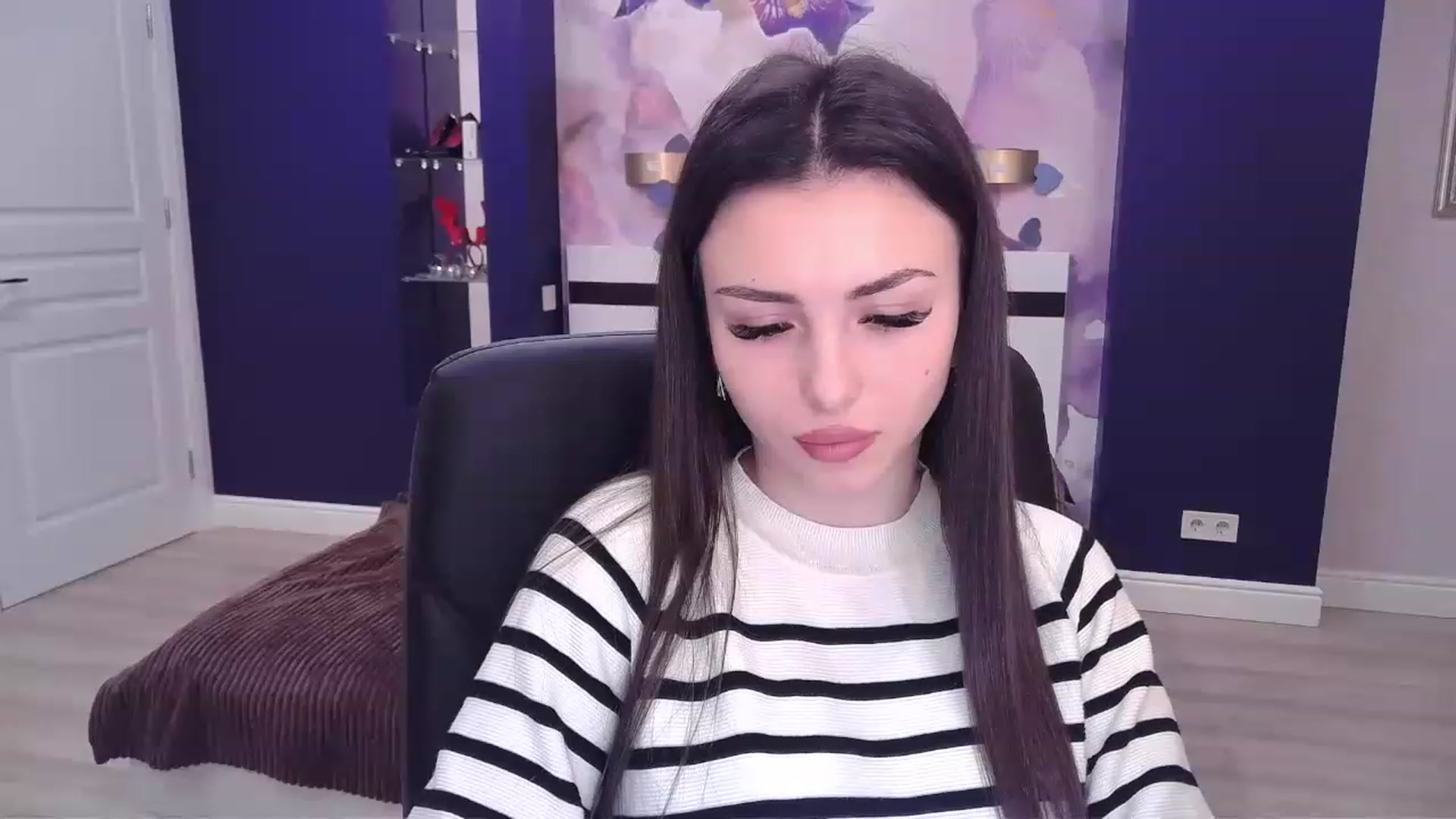 Gallery image thumbnail from Kamila_Rouds's myfreecams stream on, 01/04/2023, 09:43 image 9 of 20
