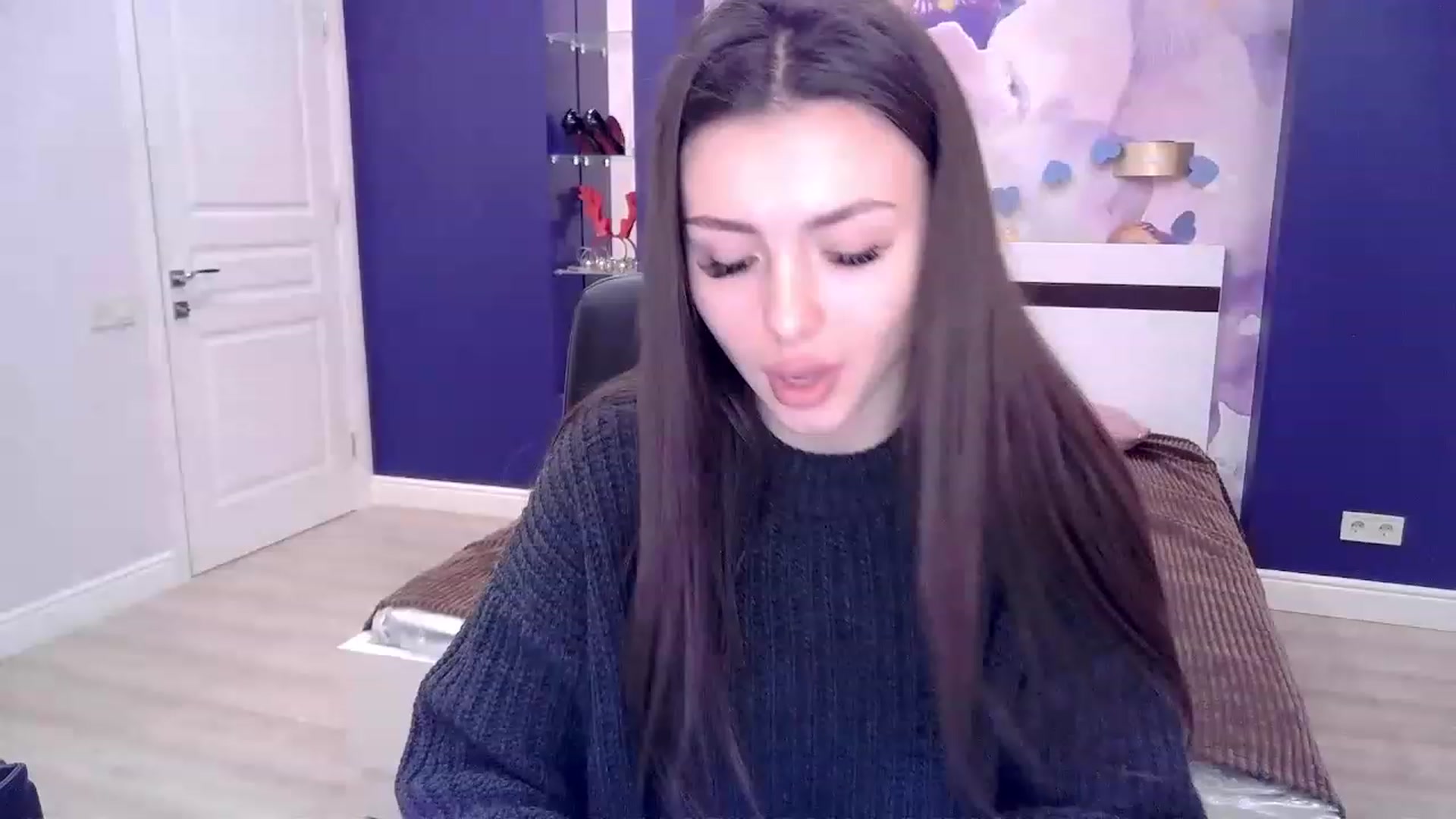 Gallery image thumbnail from Kamila_Rouds's myfreecams stream on, 01/18/2023, 09:14 image 9 of 20