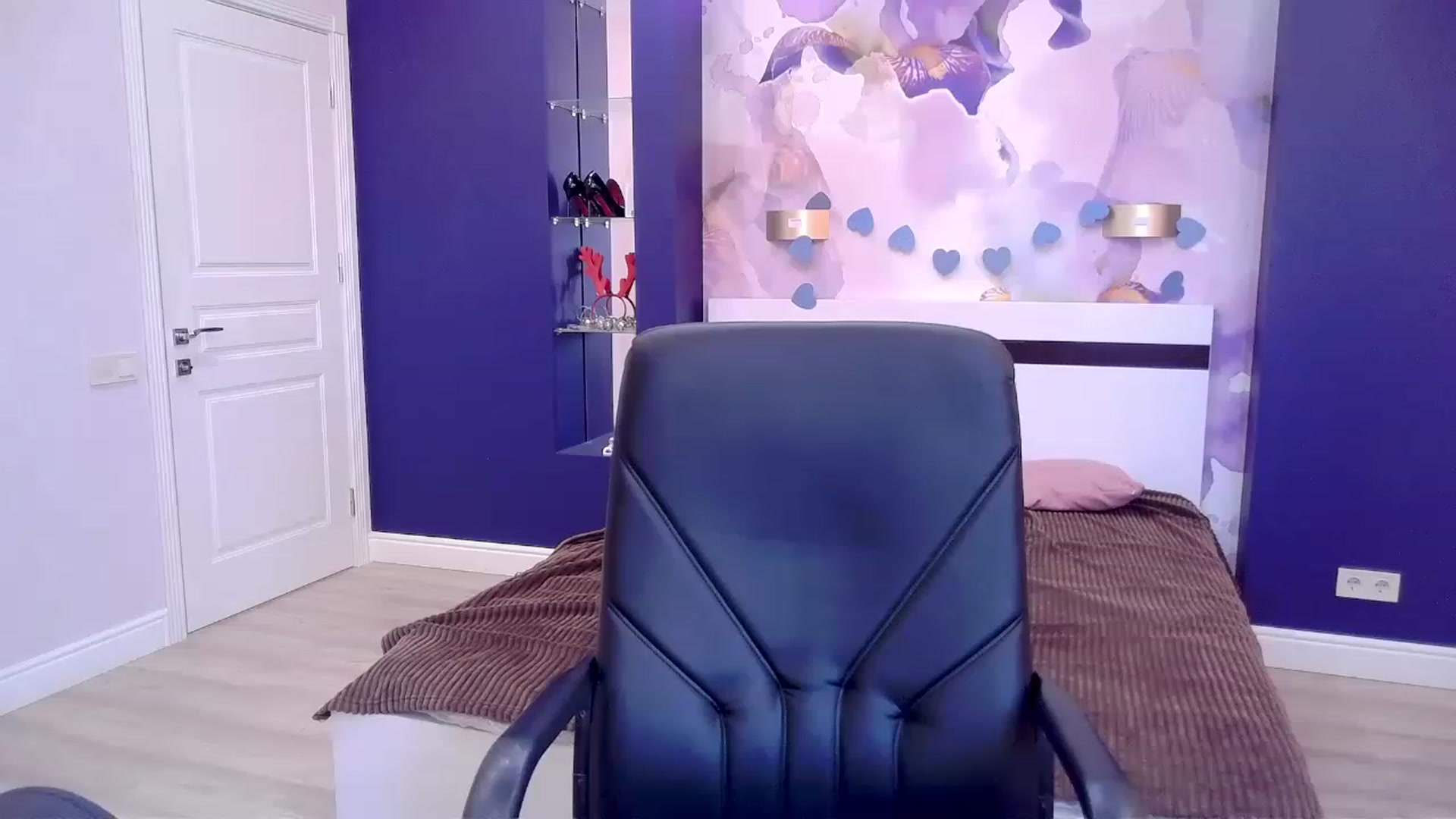 Gallery image thumbnail from Kamila_Rouds's myfreecams stream on, 01/18/2023, 11:48 image 16 of 20
