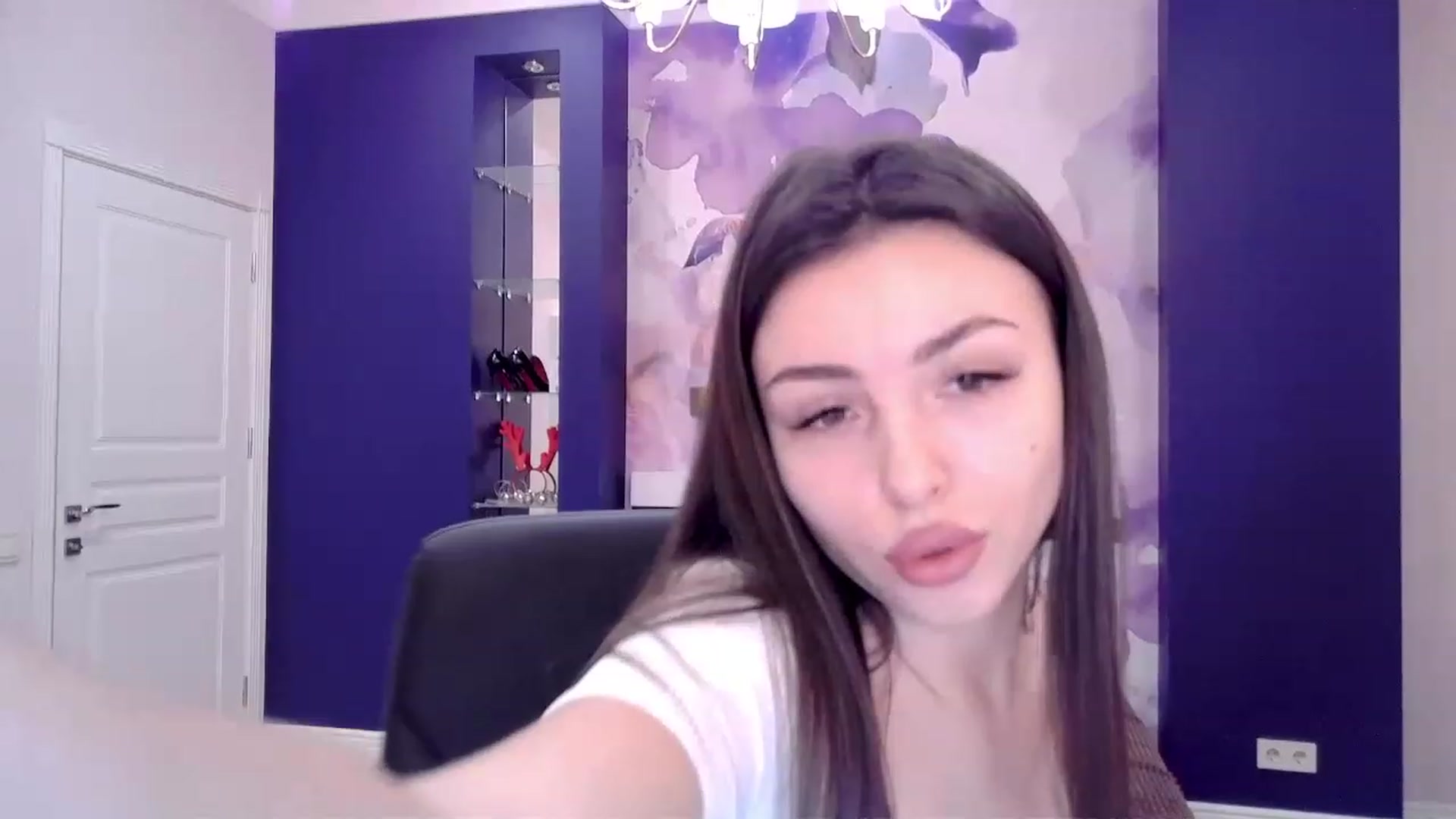 Gallery image thumbnail from Kamila_Rouds's myfreecams stream on, 01/21/2023, 08:57 image 14 of 20