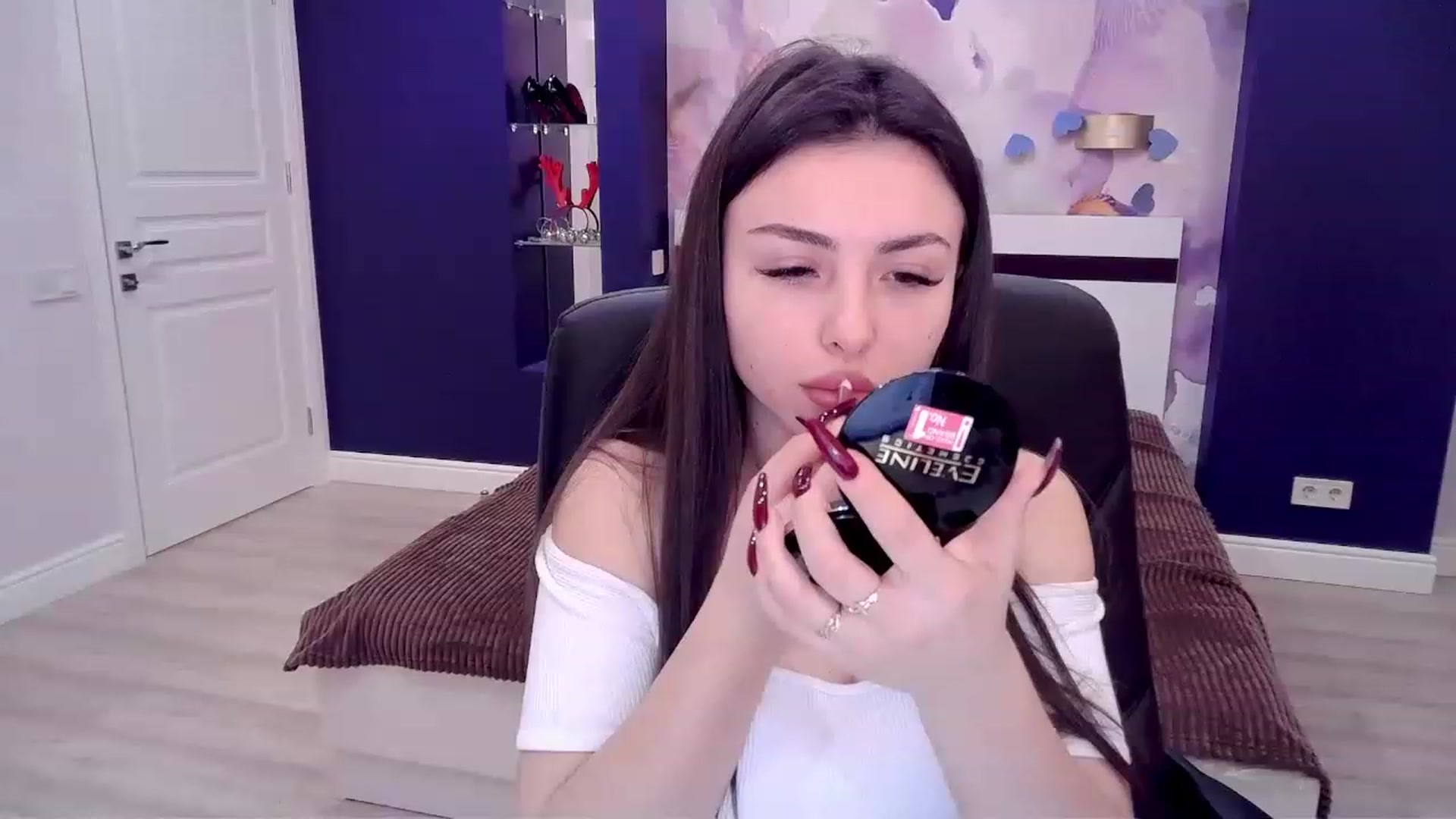 Gallery image thumbnail from Kamila_Rouds's myfreecams stream on, 01/21/2023, 08:57 image 5 of 20