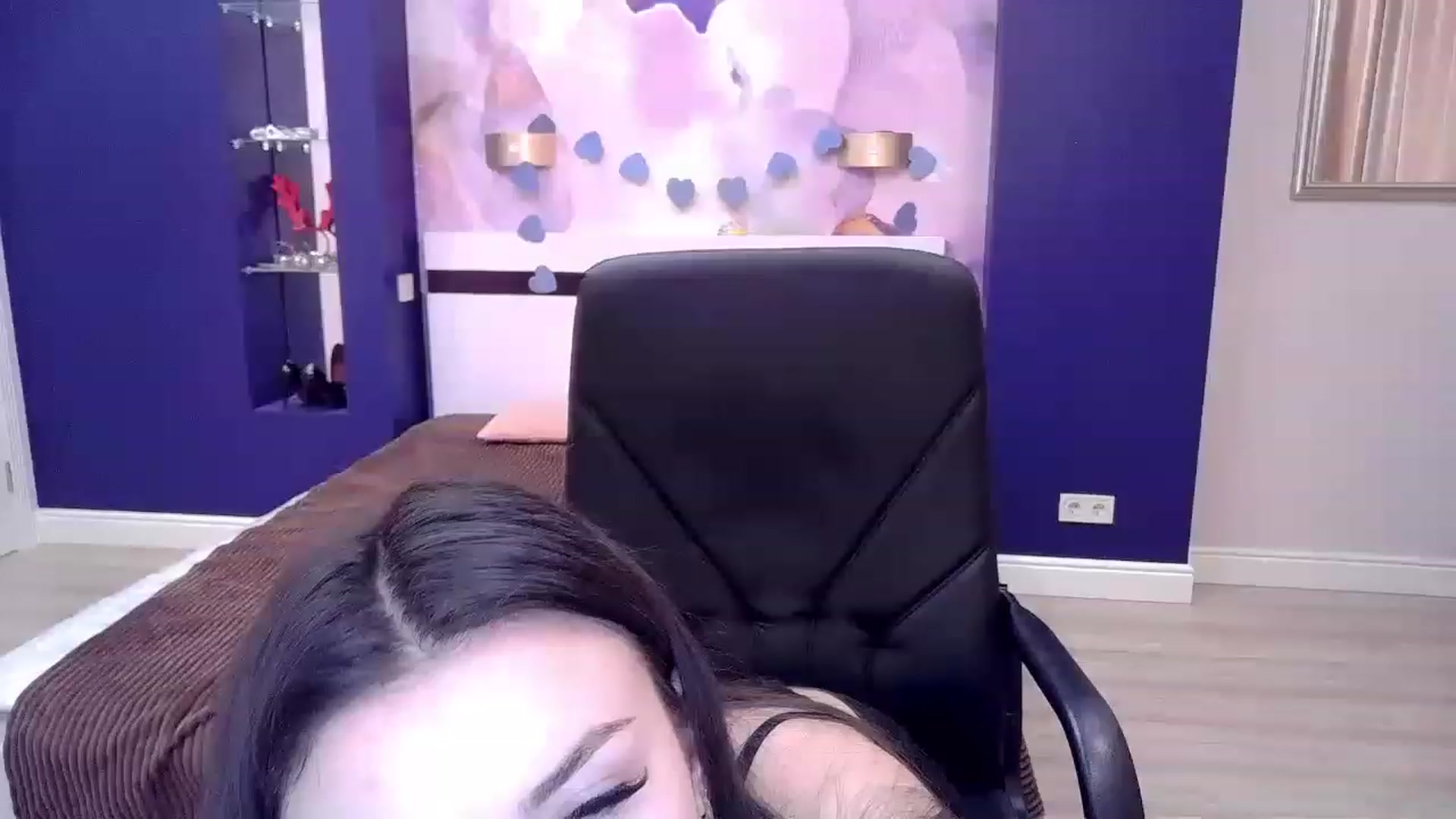 Gallery image thumbnail from Kamila_Rouds's myfreecams stream on, 01/25/2023, 11:49 image 7 of 20