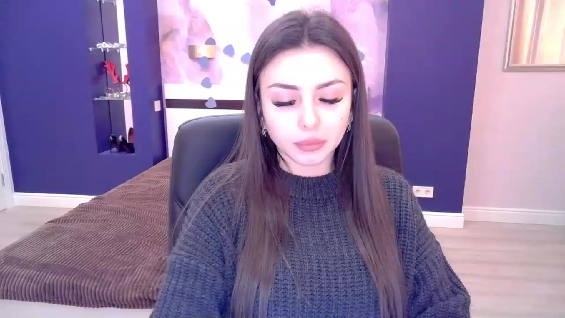 Gallery image thumbnail from Kamila_Rouds's myfreecams stream on, 01/30/2023, 08:47 image 6 of 20