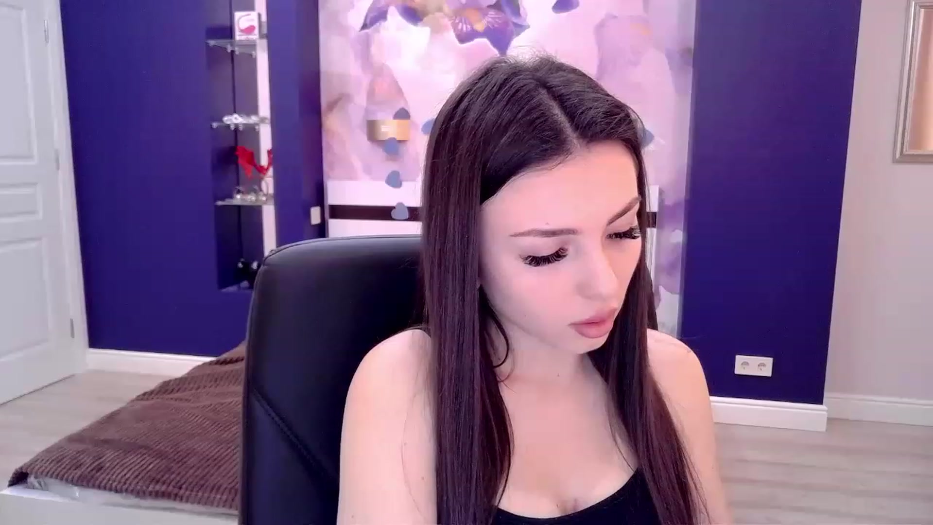 Gallery image thumbnail from Kamila_Rouds's myfreecams stream on, 01/31/2023, 09:41 image 7 of 20