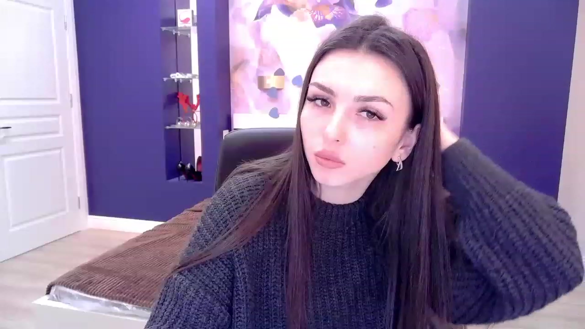 Gallery image thumbnail from Kamila_Rouds's myfreecams stream on, 01/31/2023, 11:51 image 7 of 20