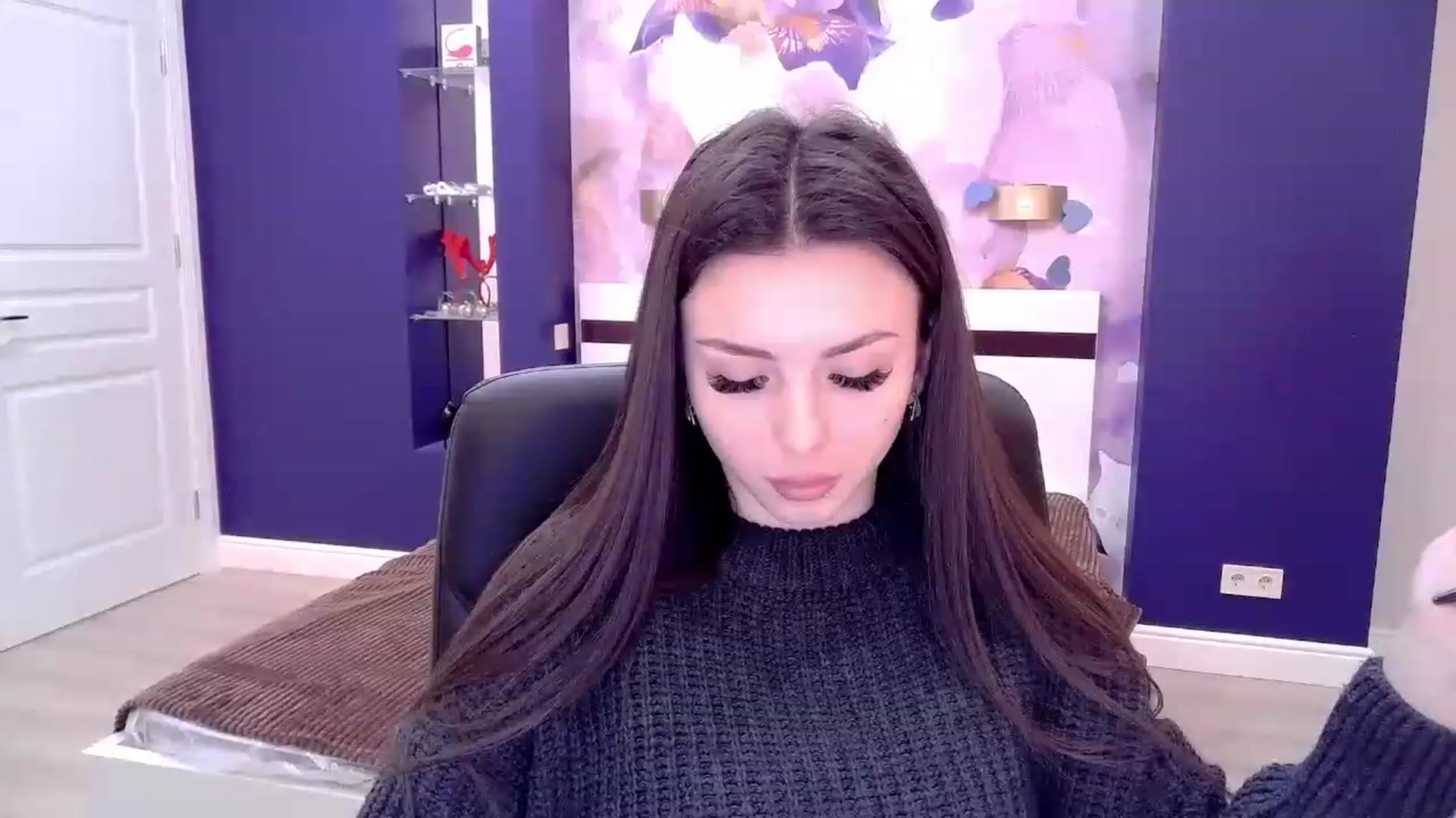 Gallery image thumbnail from Kamila_Rouds's myfreecams stream on, 01/31/2023, 11:51 image 9 of 20