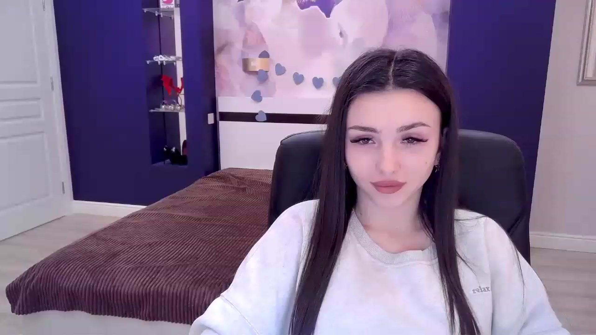 Gallery image thumbnail from Kamila_Rouds's myfreecams stream on, 02/03/2023, 10:46 image 8 of 20