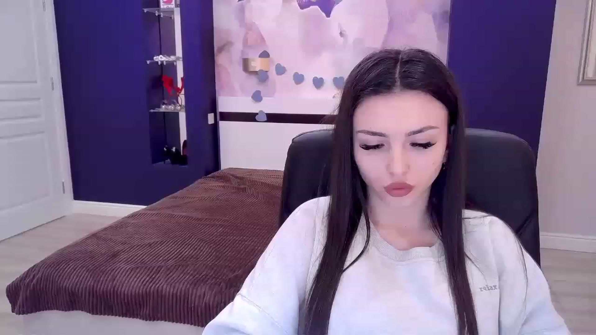 Gallery image thumbnail from Kamila_Rouds's myfreecams stream on, 02/03/2023, 10:46 image 7 of 20