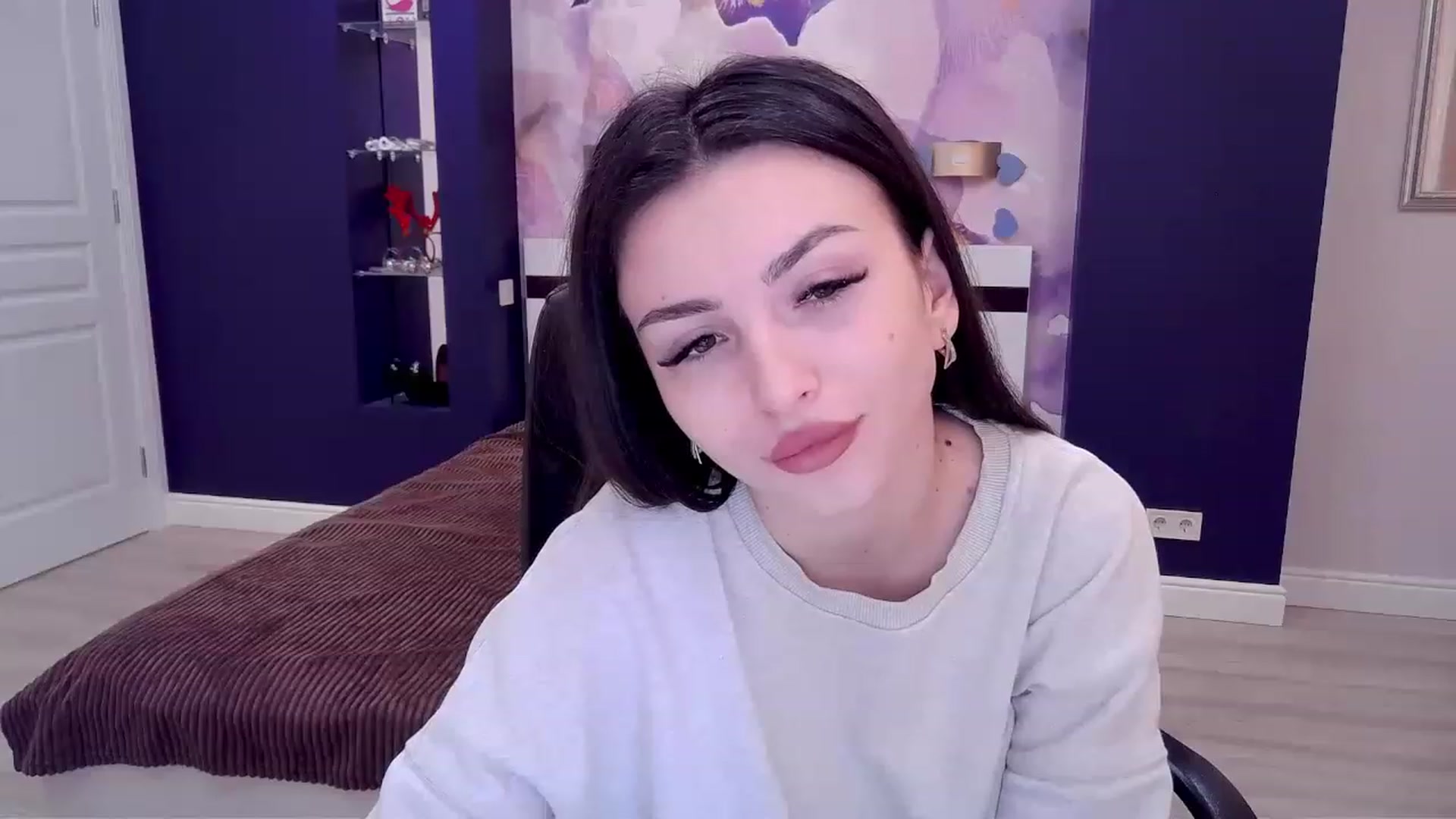 Gallery image thumbnail from Kamila_Rouds's myfreecams stream on, 02/03/2023, 11:11 image 16 of 20