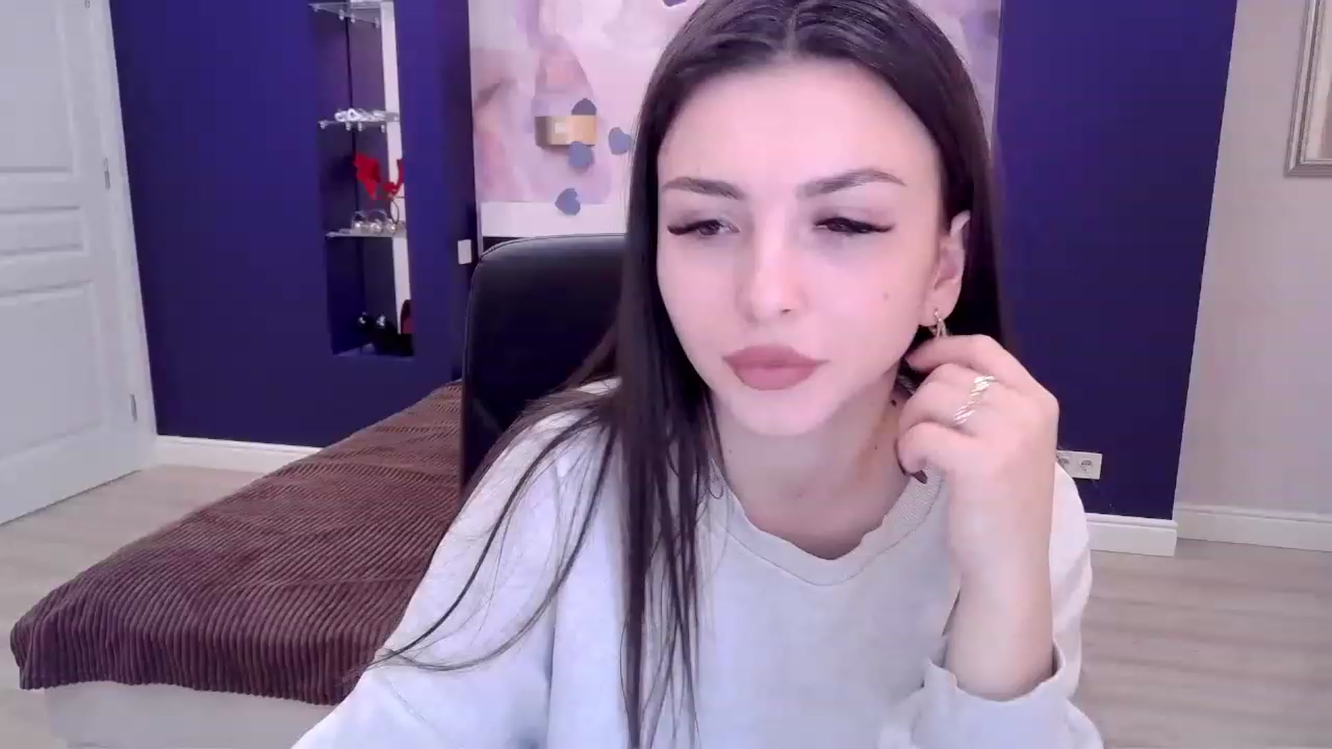 Gallery image thumbnail from Kamila_Rouds's myfreecams stream on, 02/03/2023, 11:35 image 2 of 20