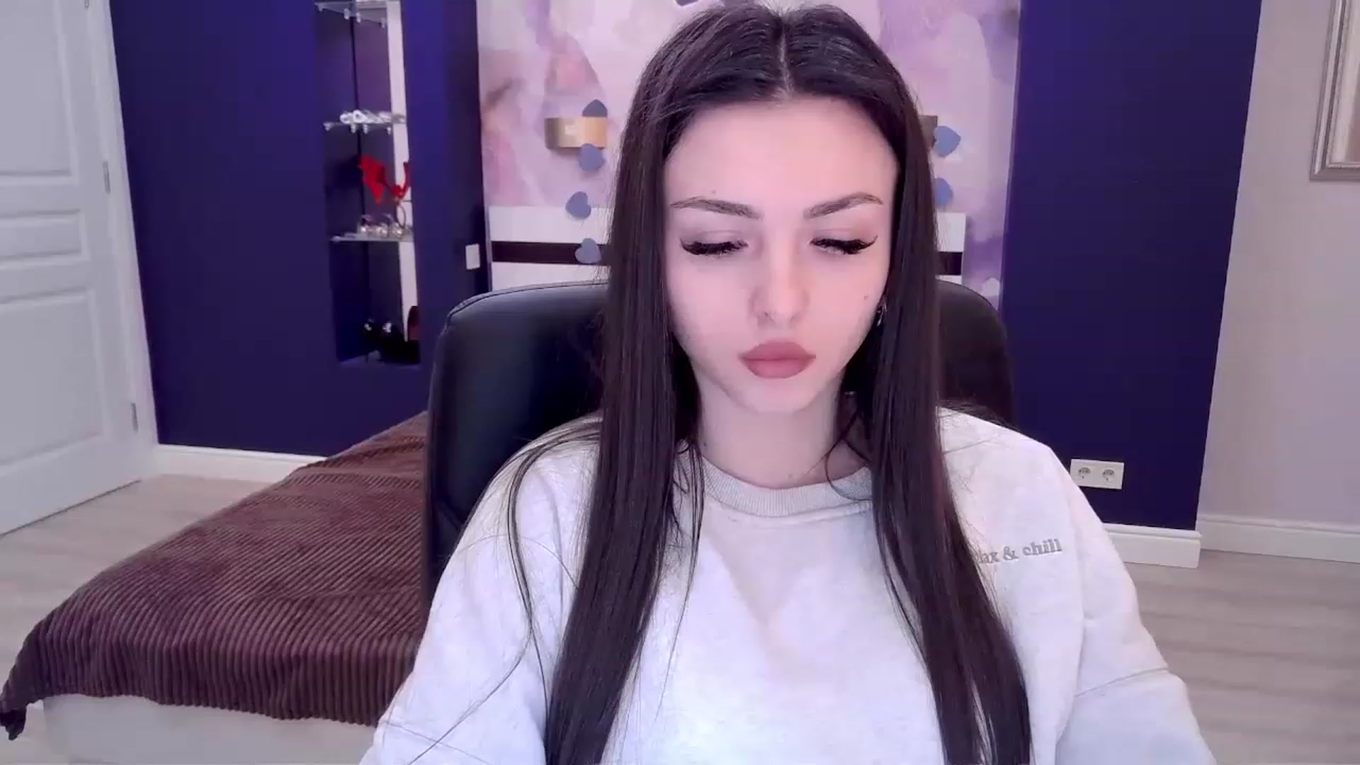 Gallery image thumbnail from Kamila_Rouds's myfreecams stream on, 02/03/2023, 11:35 image 18 of 20