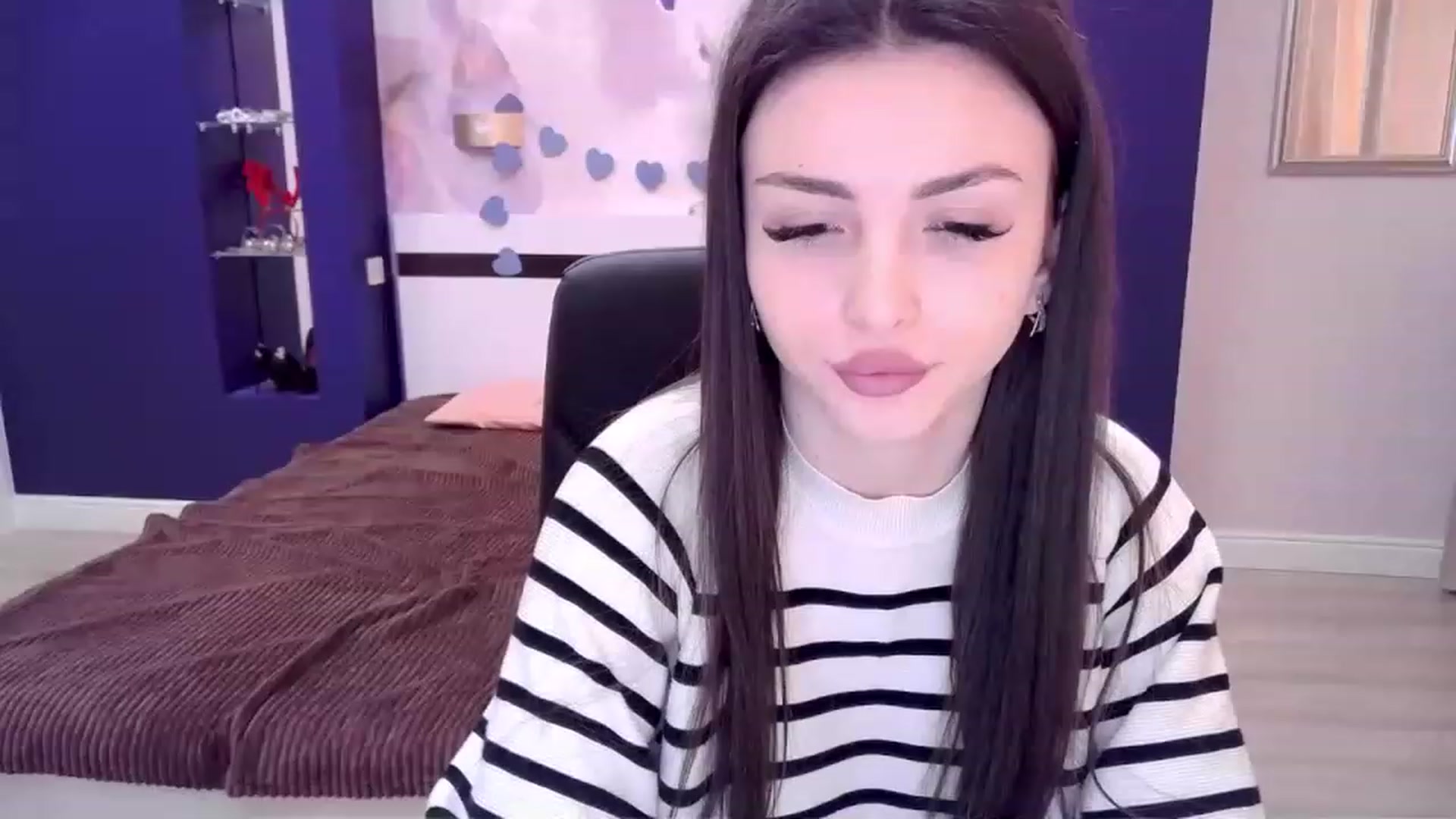 Gallery image thumbnail from Kamila_Rouds's myfreecams stream on, 02/07/2023, 09:35 image 19 of 20