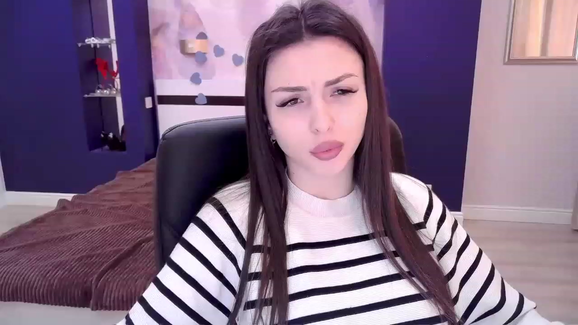 Gallery image thumbnail from Kamila_Rouds's myfreecams stream on, 02/07/2023, 09:35 image 5 of 20