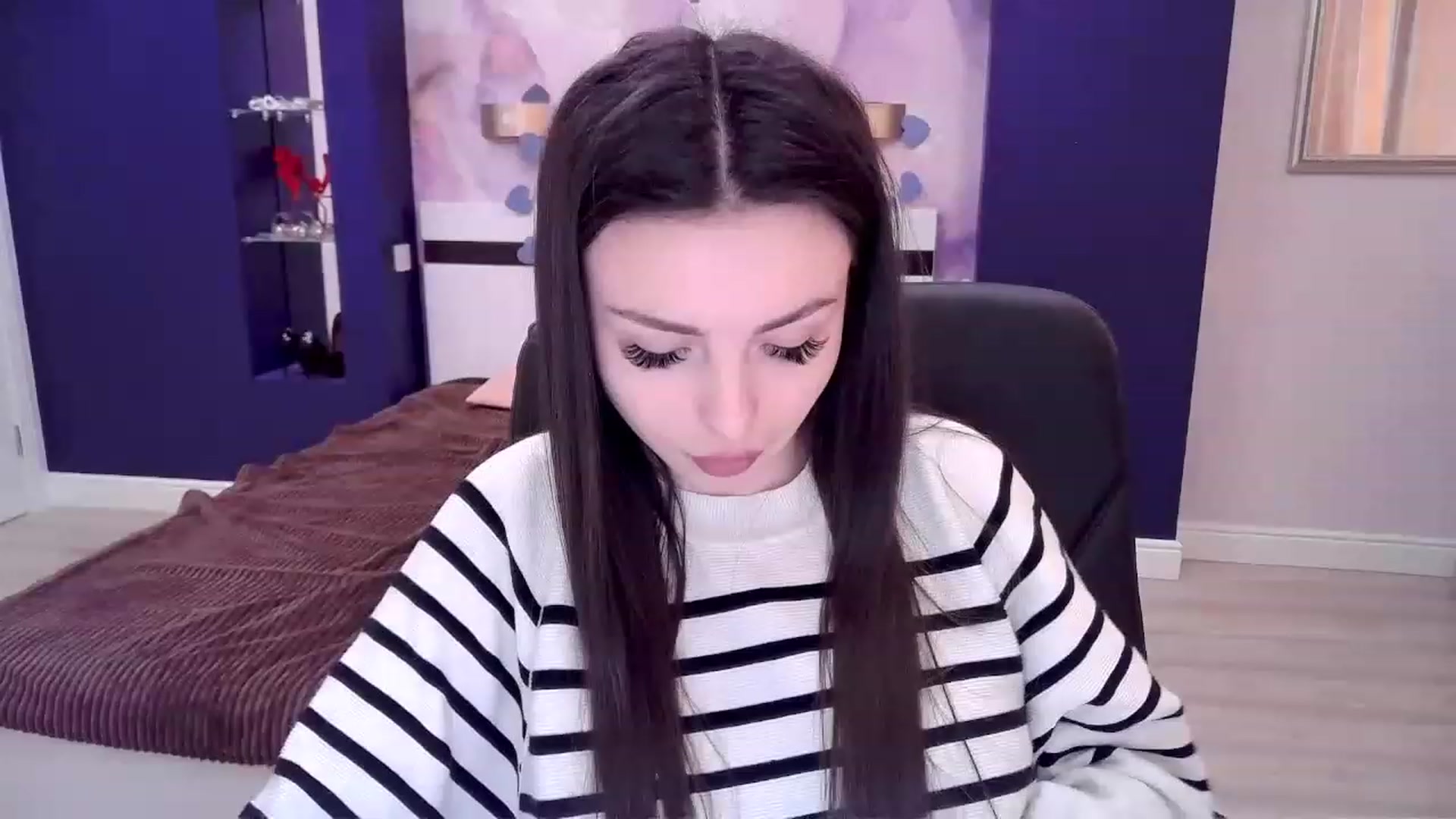 Gallery image thumbnail from Kamila_Rouds's myfreecams stream on, 02/07/2023, 11:32 image 16 of 20