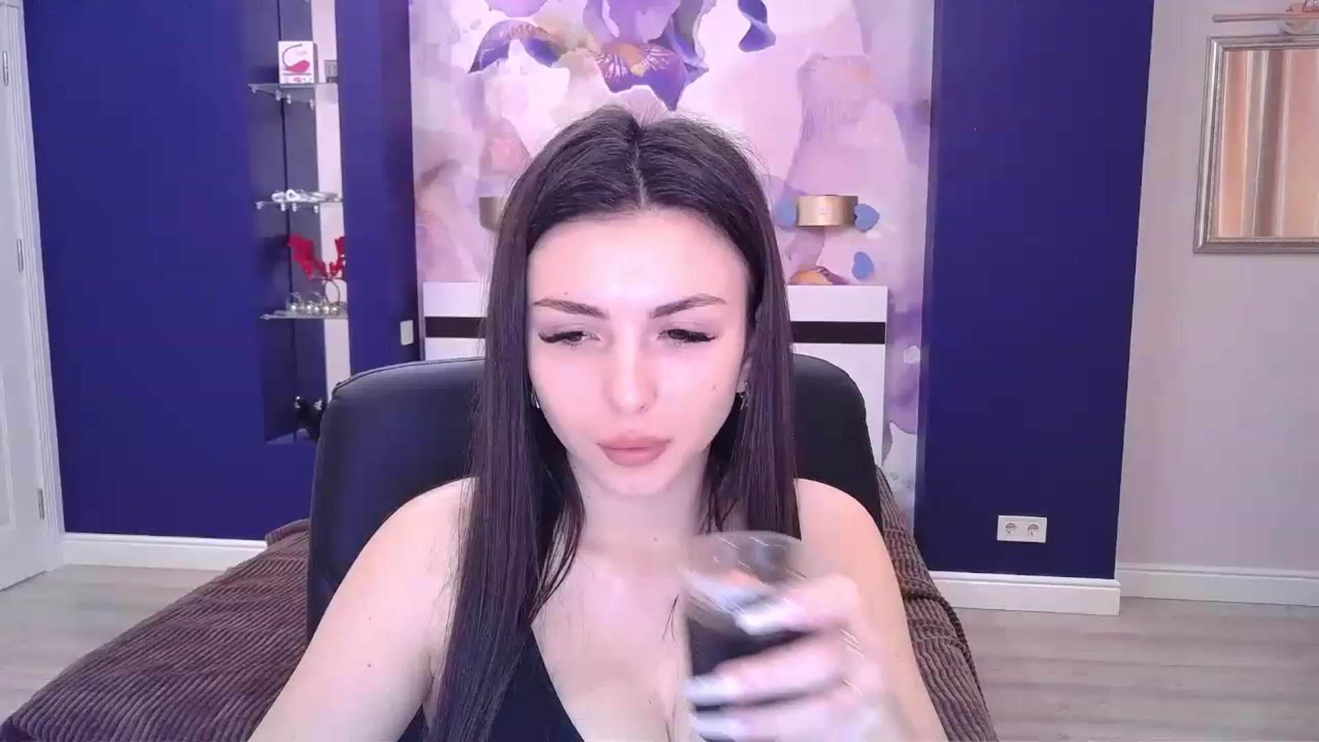 Gallery image thumbnail from Kamila_Rouds's myfreecams stream on, 02/14/2023, 10:05 image 19 of 20