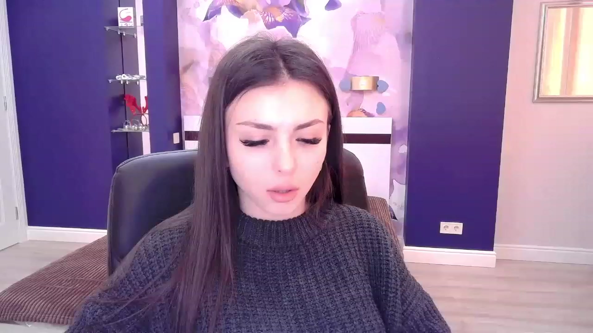 Gallery image thumbnail from Kamila_Rouds's myfreecams stream on, 02/20/2023, 11:42 image 19 of 20