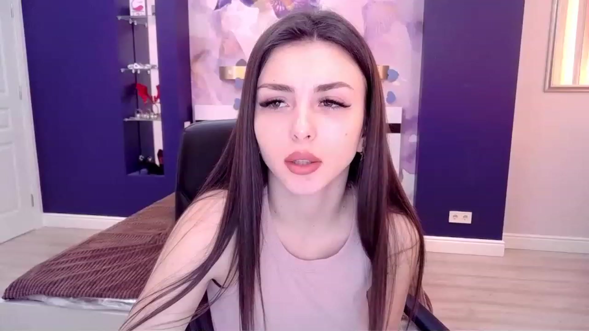 Gallery image thumbnail from Kamila_Rouds's myfreecams stream on, 02/23/2023, 11:07 image 3 of 20
