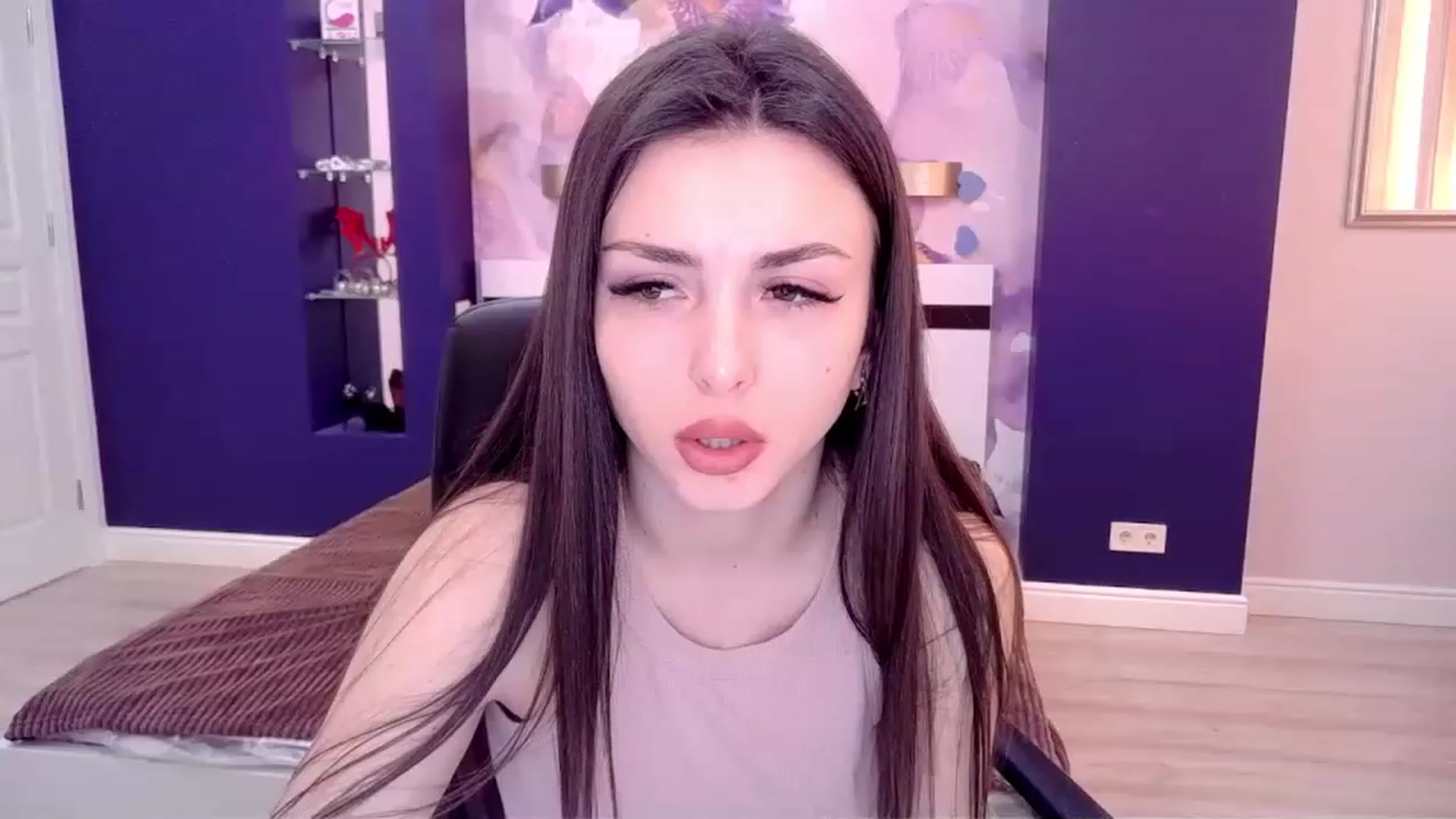 Gallery image thumbnail from Kamila_Rouds's myfreecams stream on, 02/23/2023, 11:07 image 4 of 20