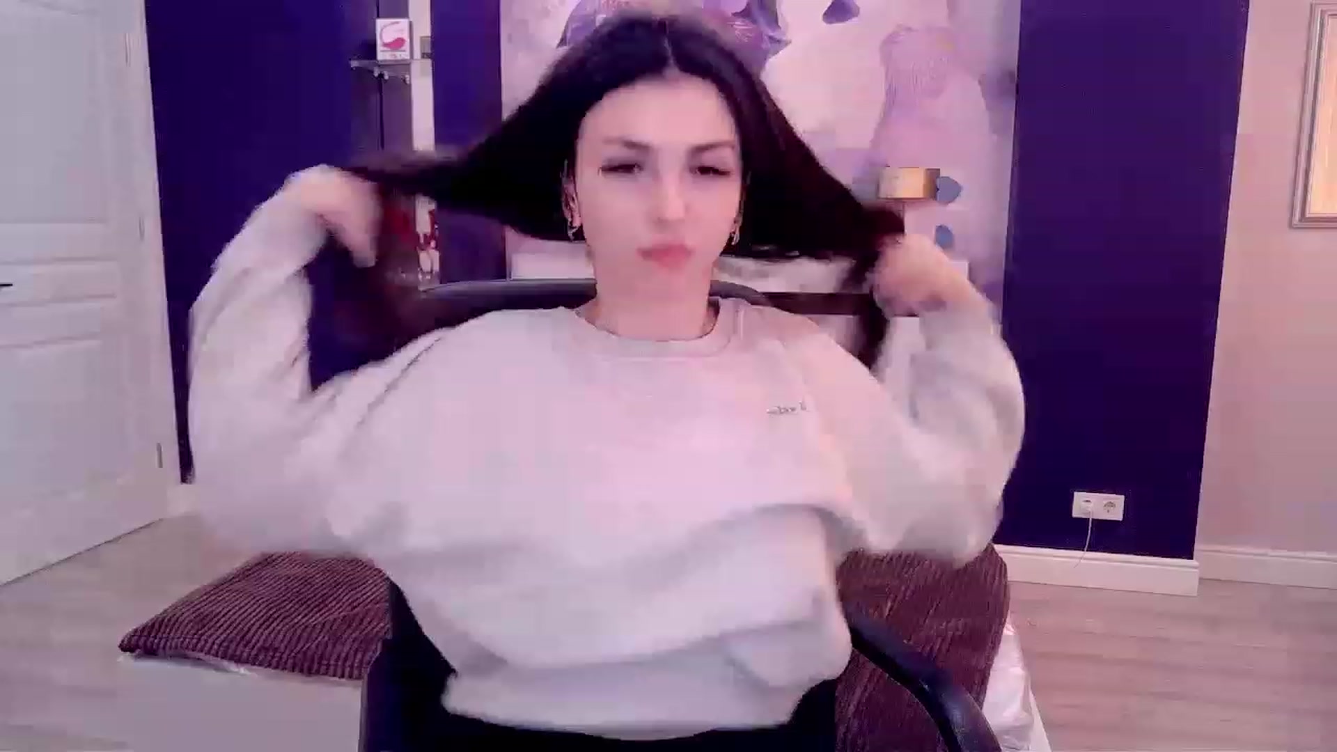Gallery image thumbnail from Kamila_Rouds's myfreecams stream on, 02/25/2023, 11:37 image 14 of 20