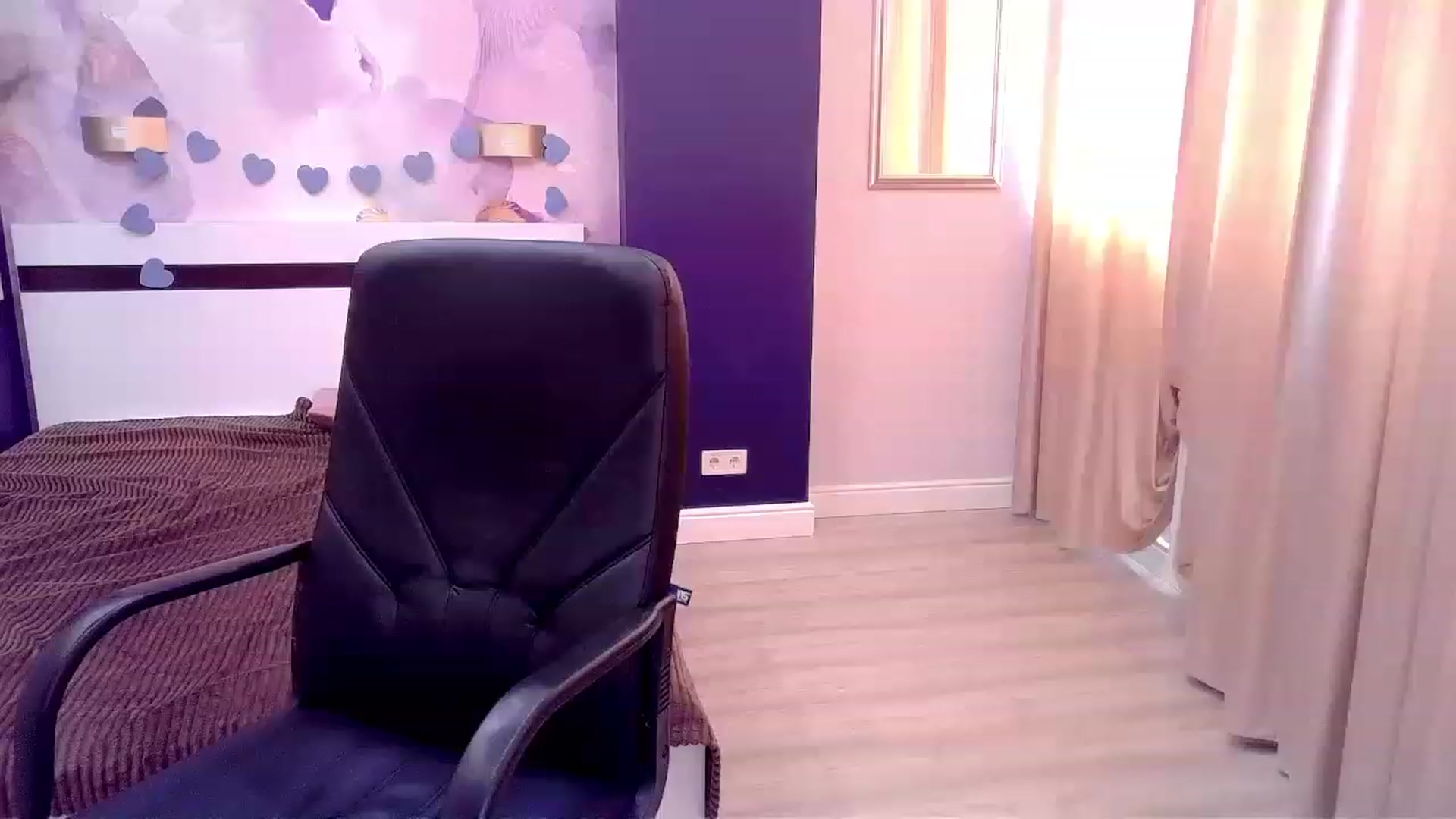 Gallery image thumbnail from Kamila_Rouds's myfreecams stream on, 02/28/2023, 11:49 image 12 of 20