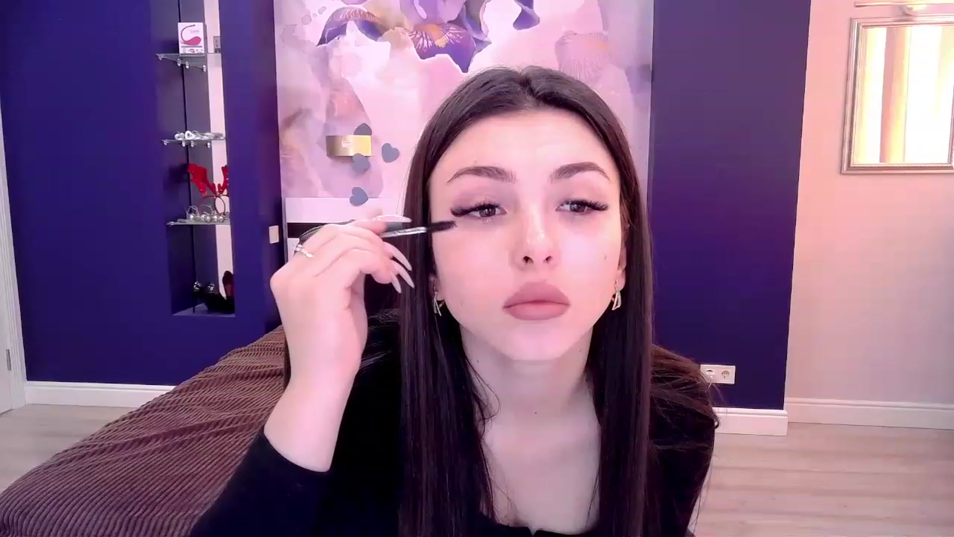 Gallery image thumbnail from Kamila_Rouds's myfreecams stream on, 03/02/2023, 11:40 image 8 of 20