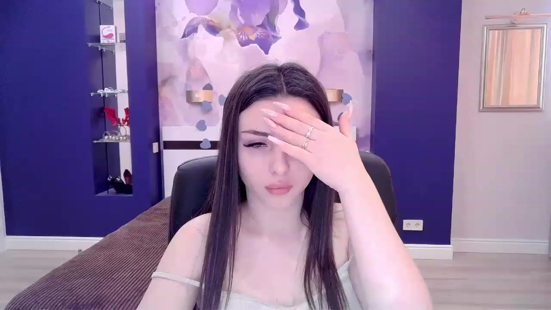 Gallery image thumbnail from Kamila_Rouds's myfreecams stream on, 03/17/2023, 07:51 image 9 of 20