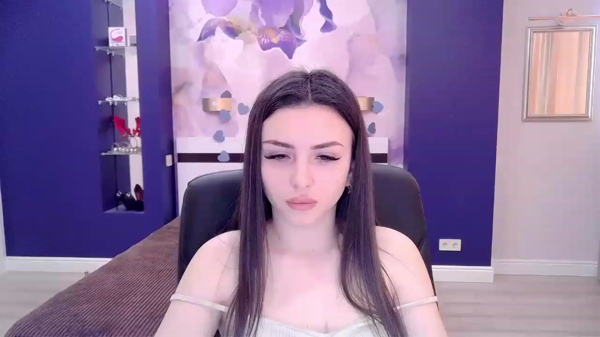 Gallery image thumbnail from Kamila_Rouds's myfreecams stream on, 03/17/2023, 07:51 image 7 of 20