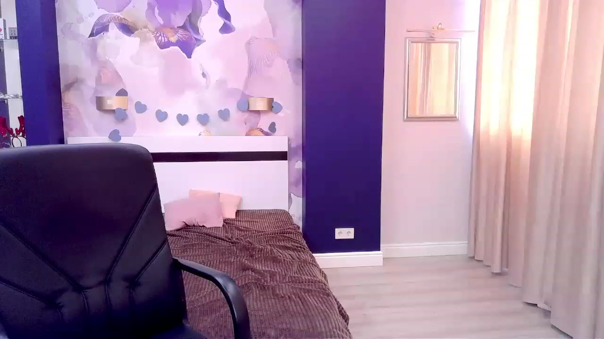 Gallery image thumbnail from Kamila_Rouds's myfreecams stream on, 03/21/2023, 07:53 image 9 of 20