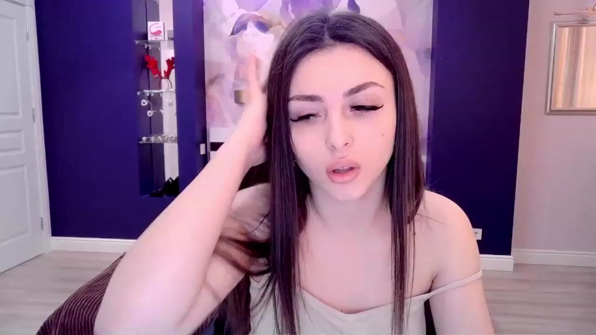 Gallery image thumbnail from Kamila_Rouds's myfreecams stream on, 04/05/2023, 08:16 image 7 of 20