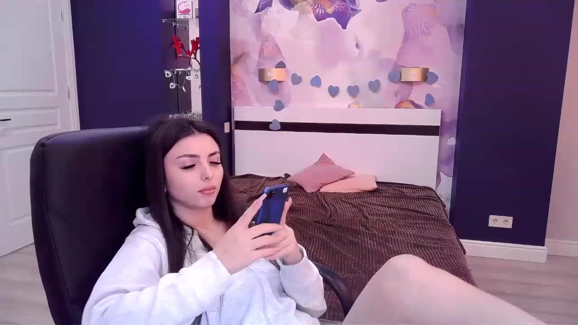 Gallery image thumbnail from Kamila_Rouds's myfreecams stream on, 04/12/2023, 10:29 image 18 of 20