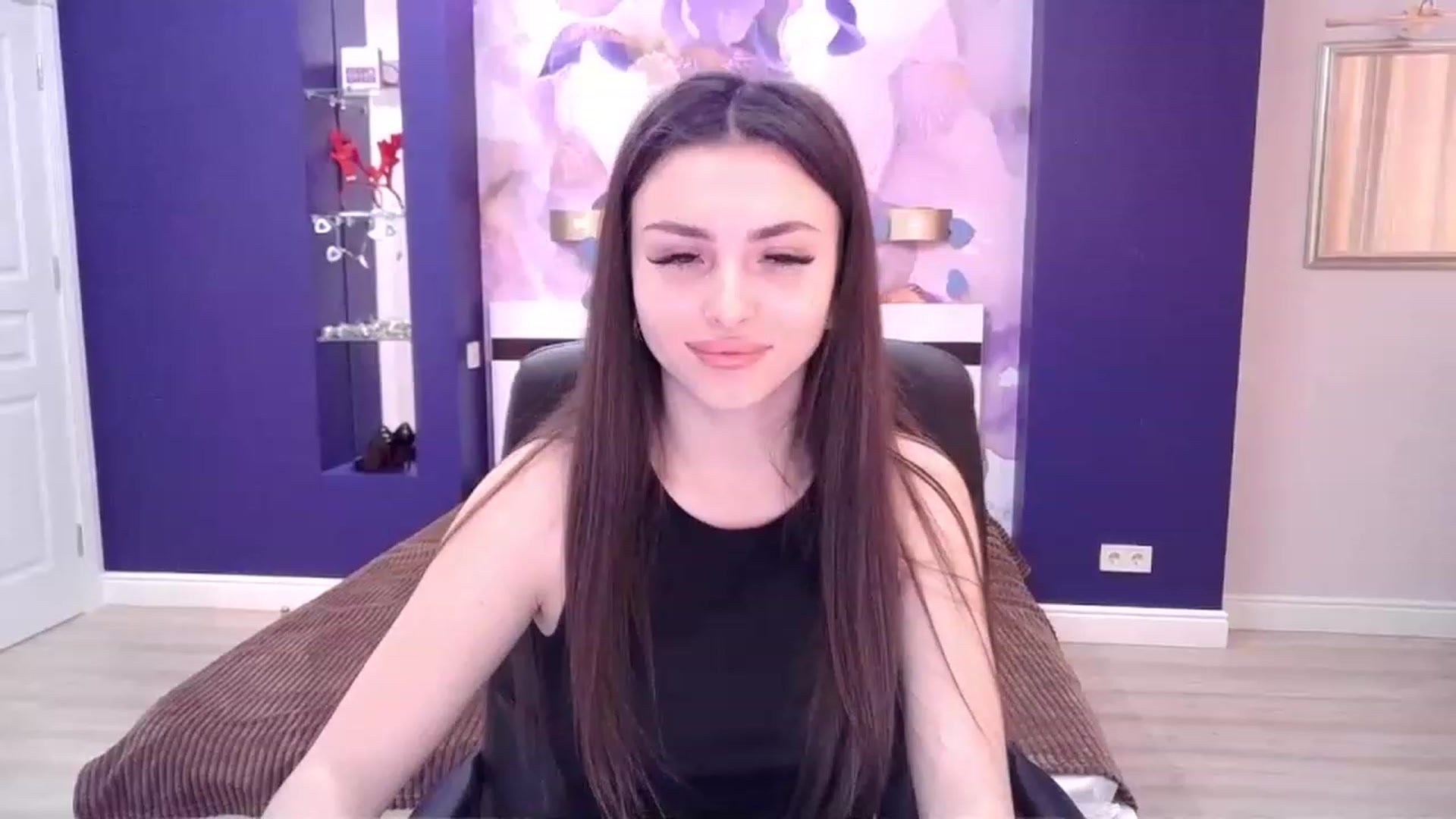 Gallery image thumbnail from Kamila_Rouds's myfreecams stream on, 04/13/2023, 08:09 image 20 of 20